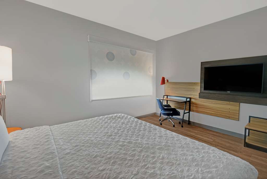 Tru by Hilton Troy Detroit Image