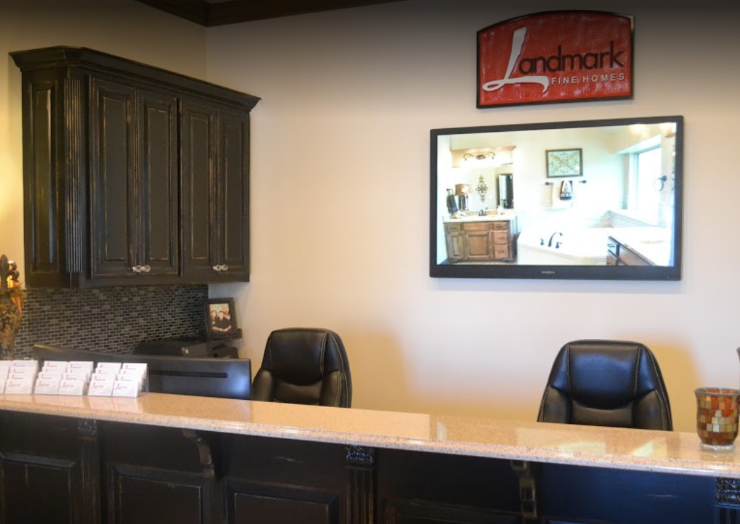 Landmark Fine Homes Logo