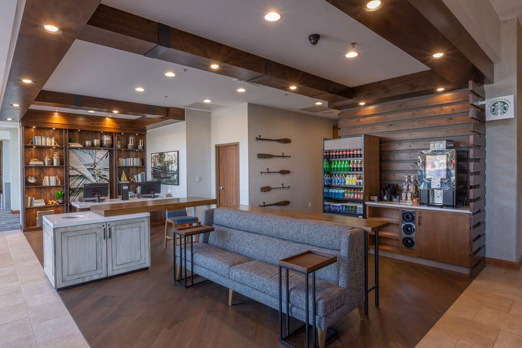 DoubleTree by Hilton Hotel Bay City - Riverfront Image