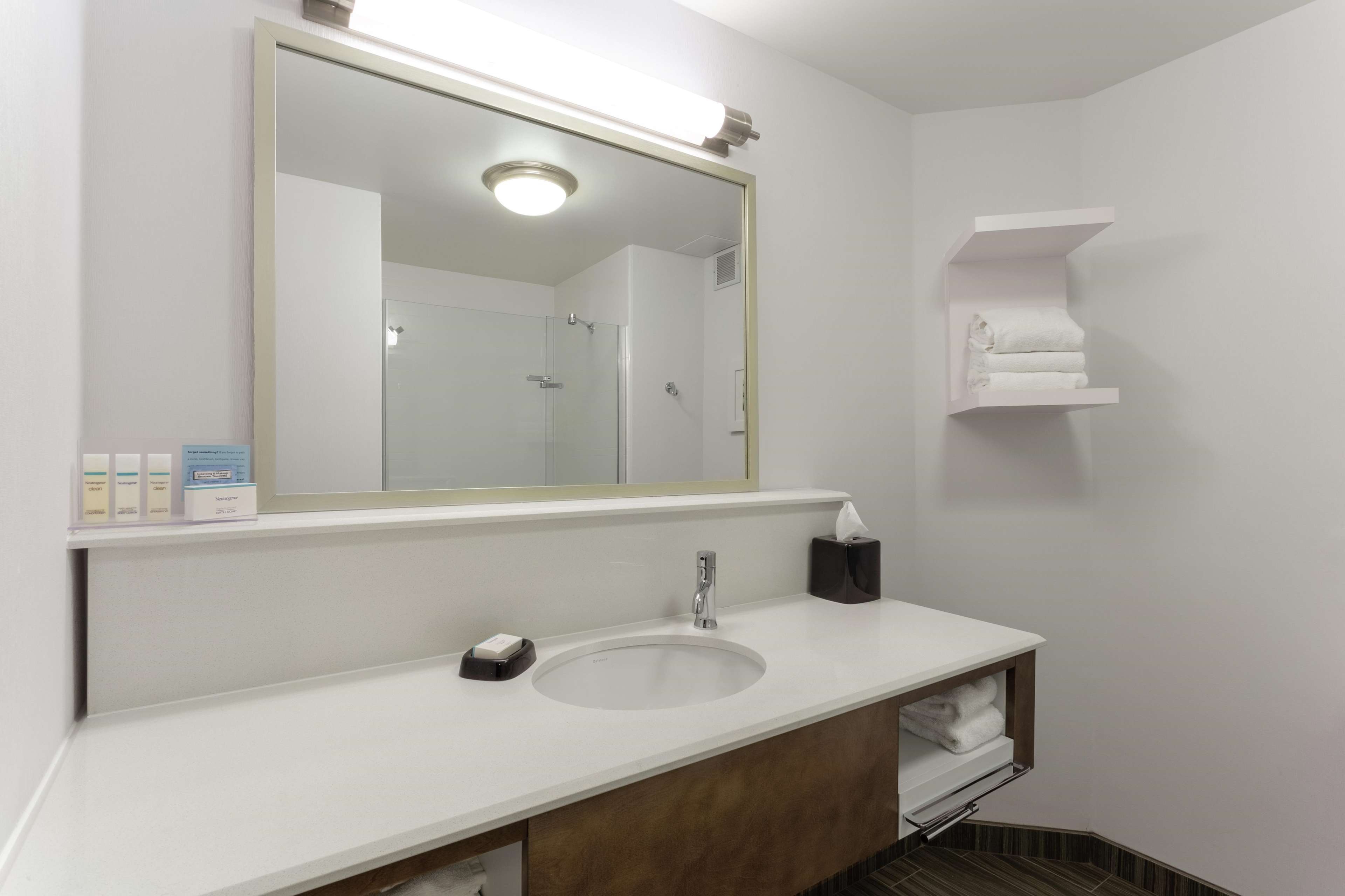 Hampton Inn Bloomington Photo