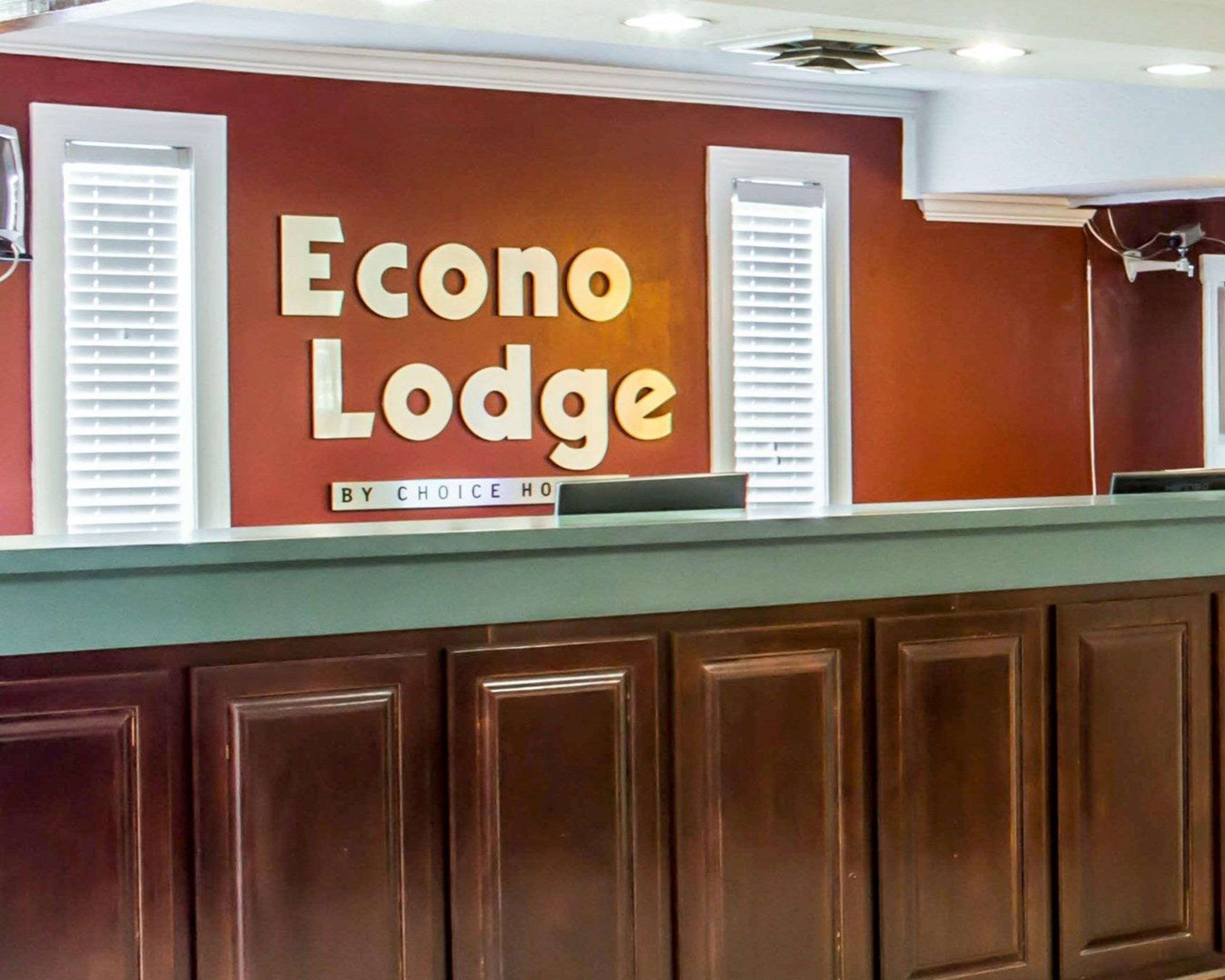 Econo Lodge Burlington I-40 Photo