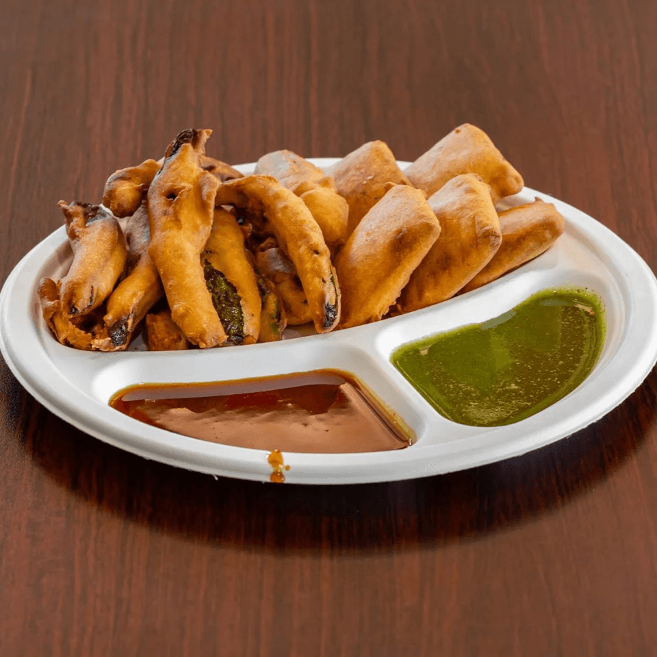 Mix Pakora (Paneer & Chili)