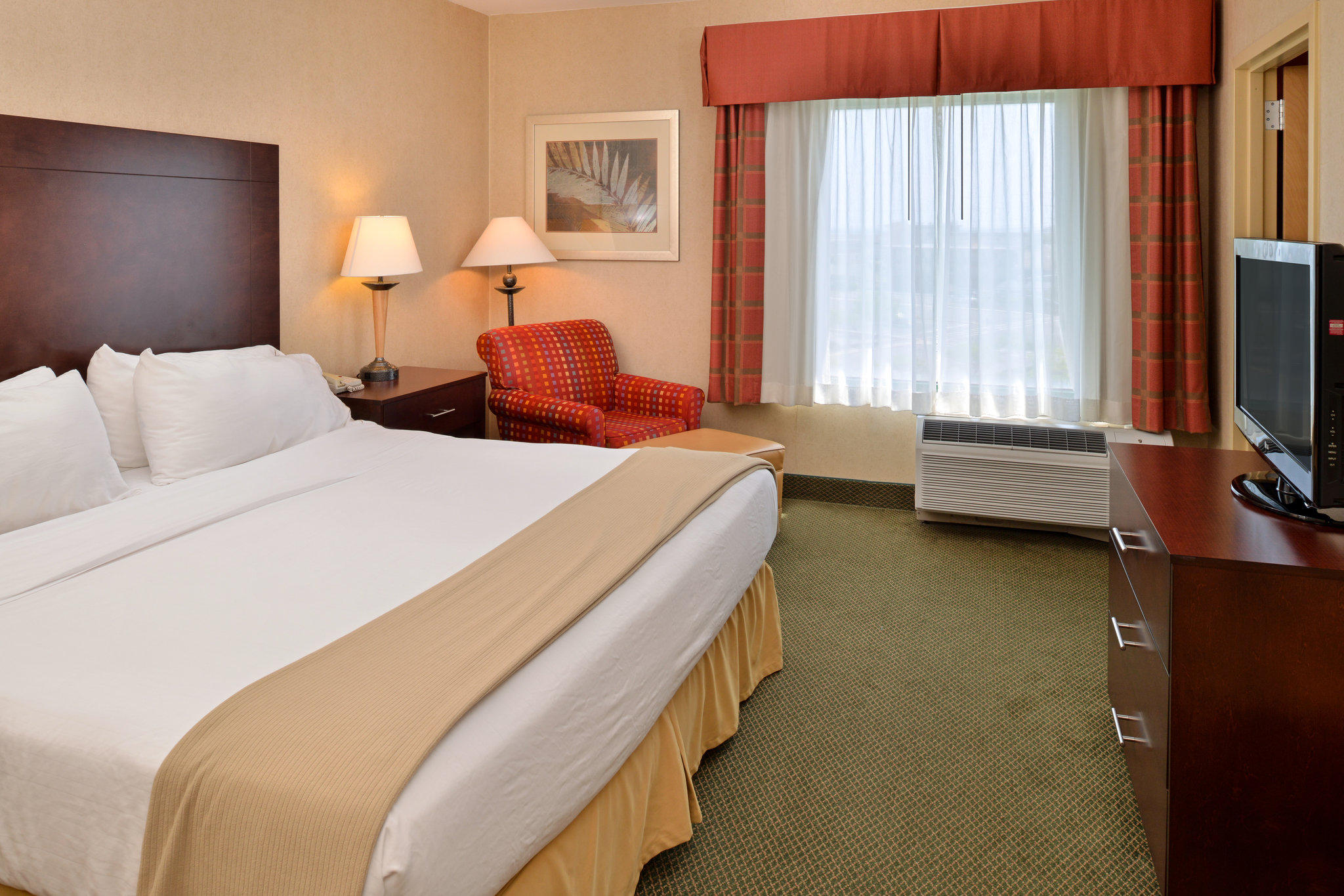 Holiday Inn Express & Suites Ocean City Photo