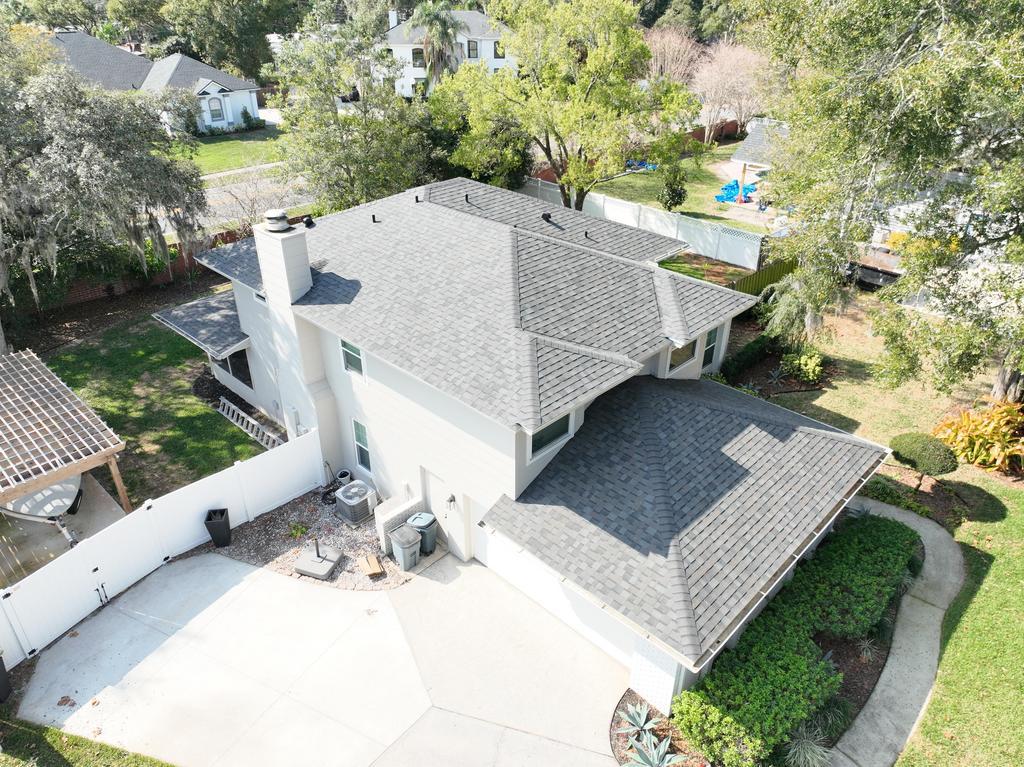 DeSantis Roofing Inc Logo