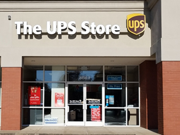 Facade of The UPS Store Clarksville