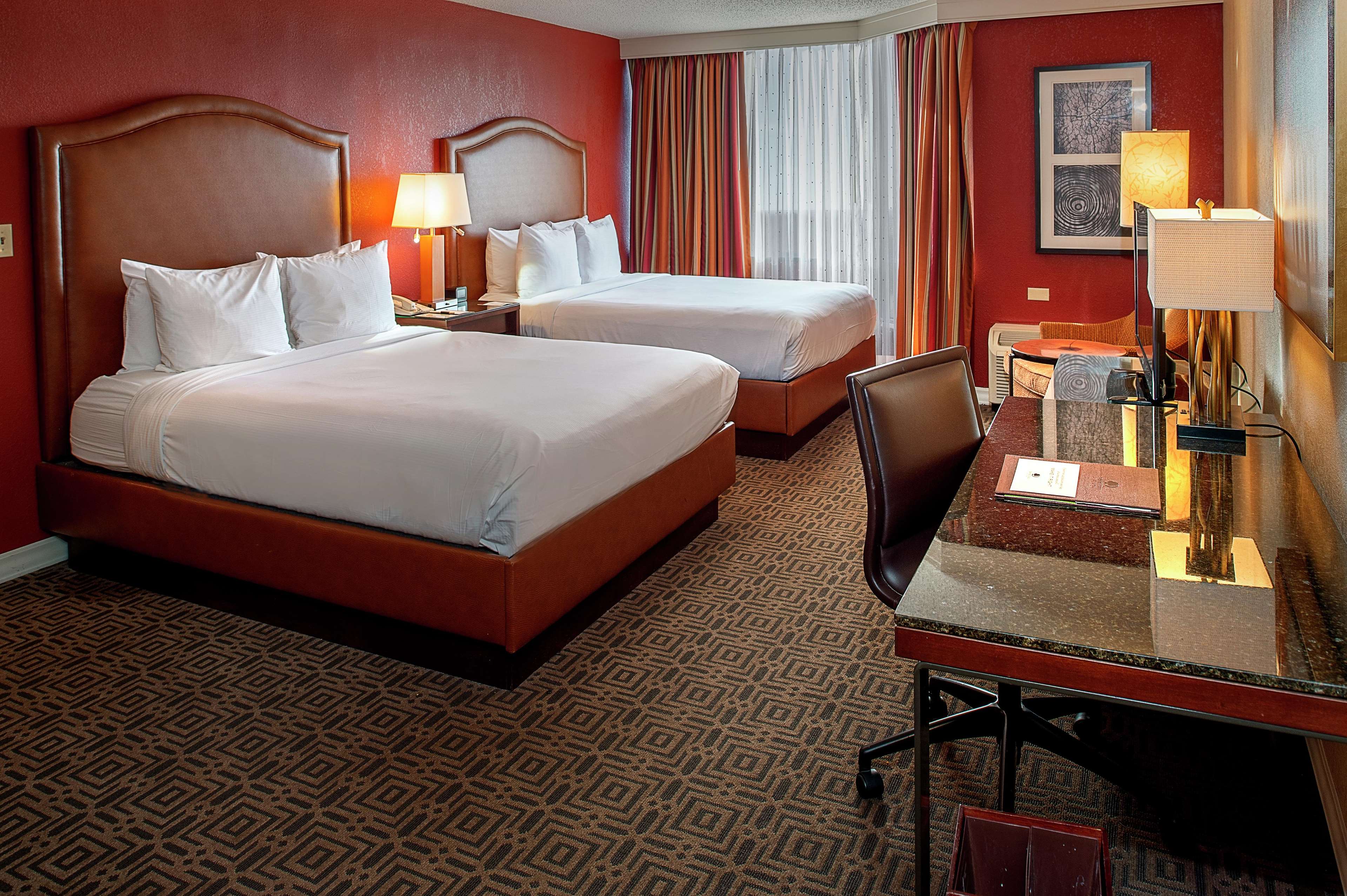 DoubleTree by Hilton Hotel St. Louis - Chesterfield Photo