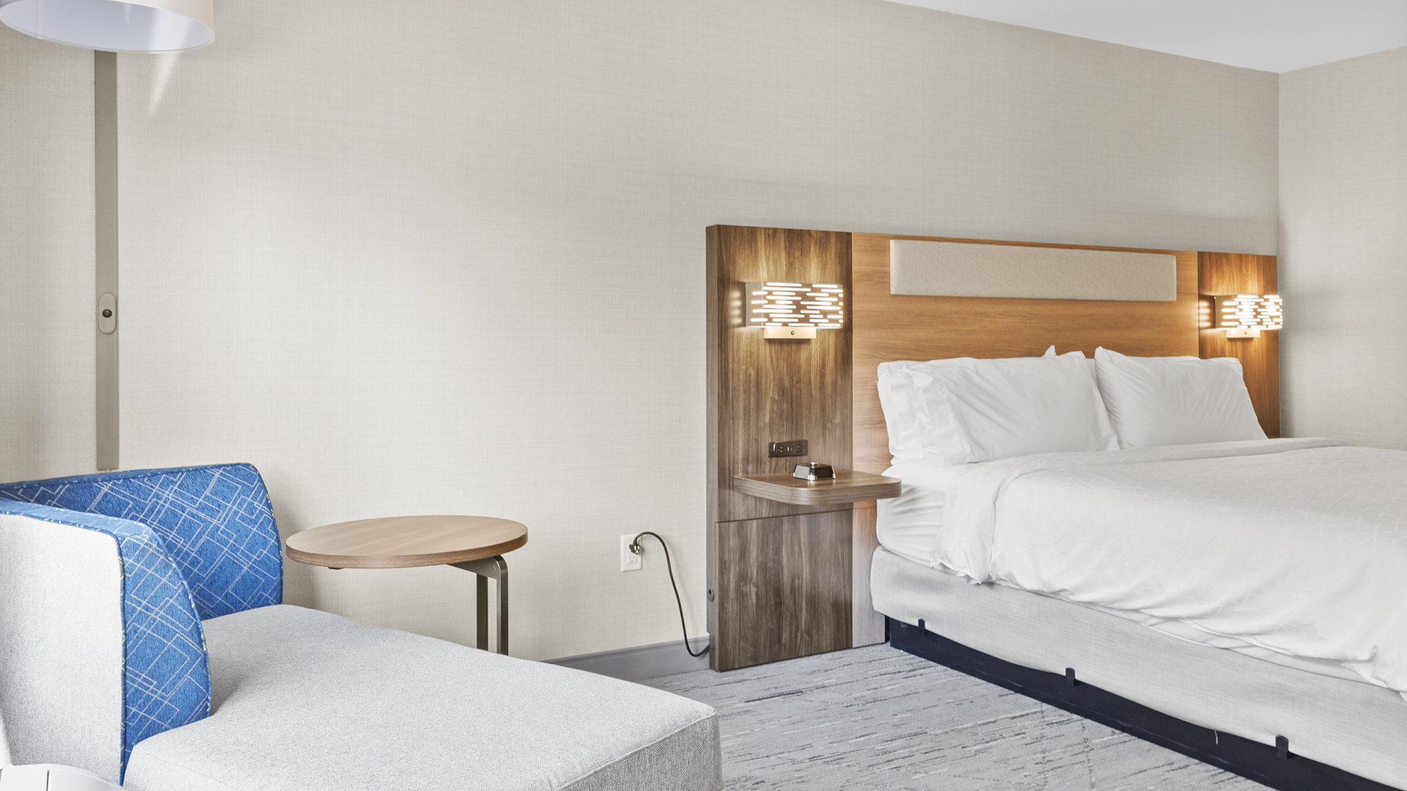Holiday Inn Express & Suites Manchester-Airport by IHG Image