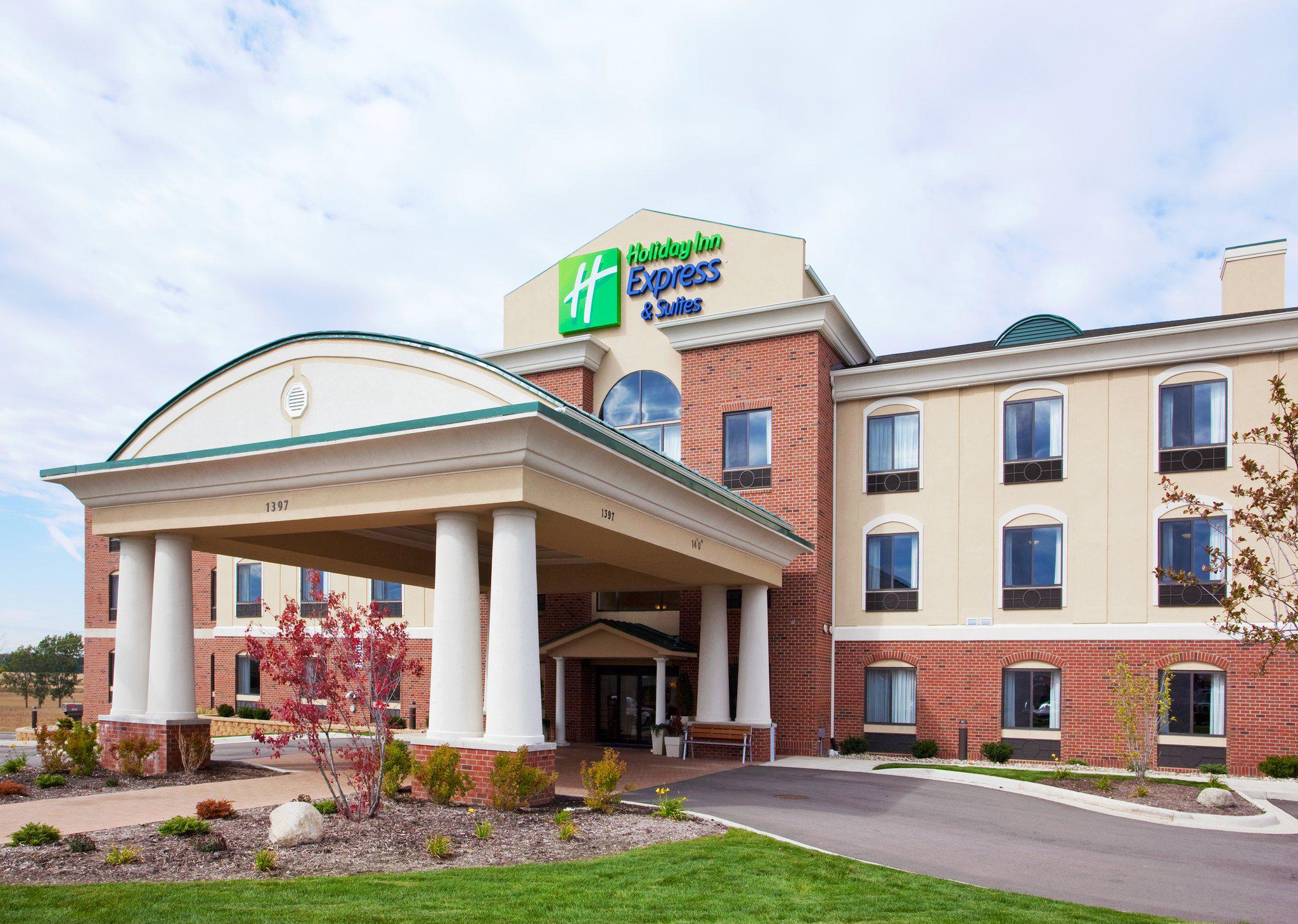 Holiday Inn Express & Suites Howell Photo