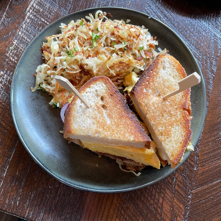 PRIME RIB BREAKKY SANDWICH