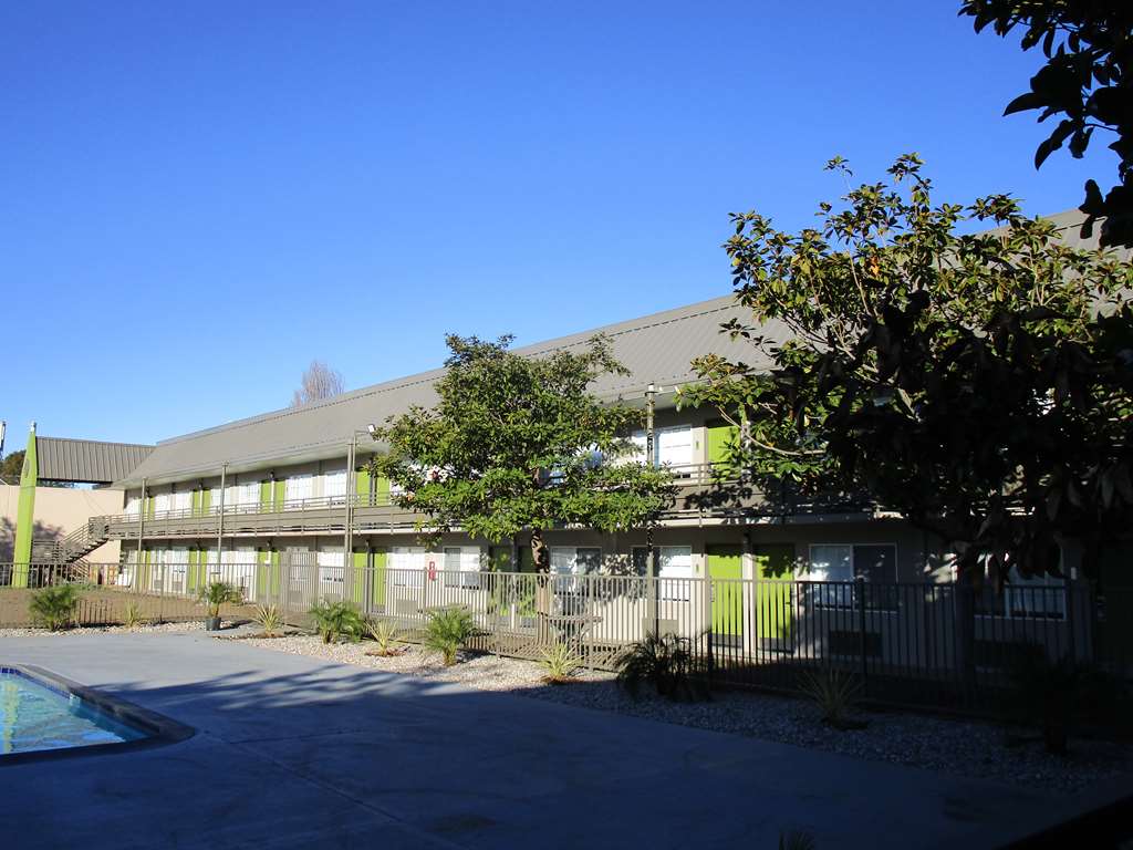 SureStay Plus by Best Western Point Richmond Image