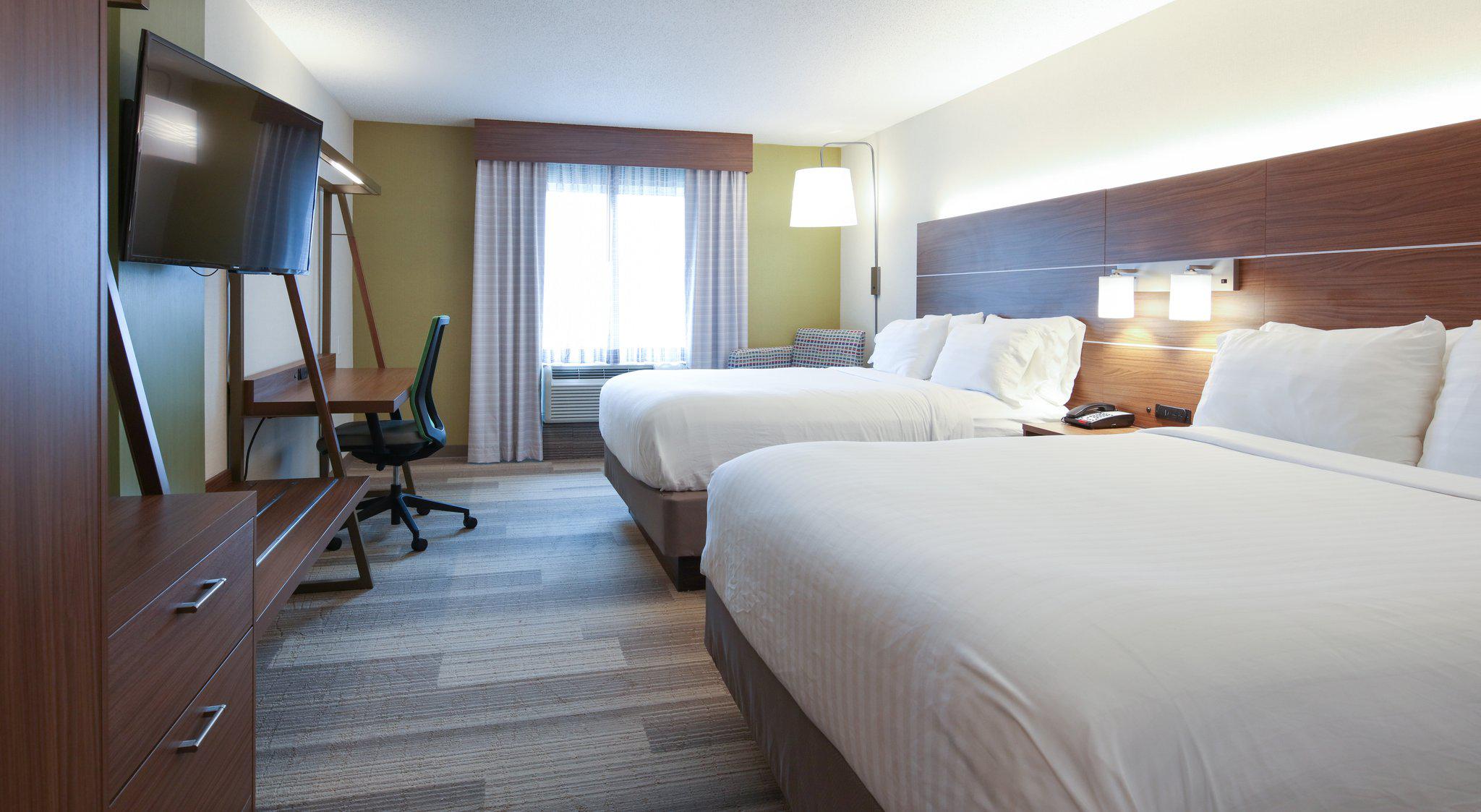 Holiday Inn Express & Suites Cincinnati SE Newport Photo