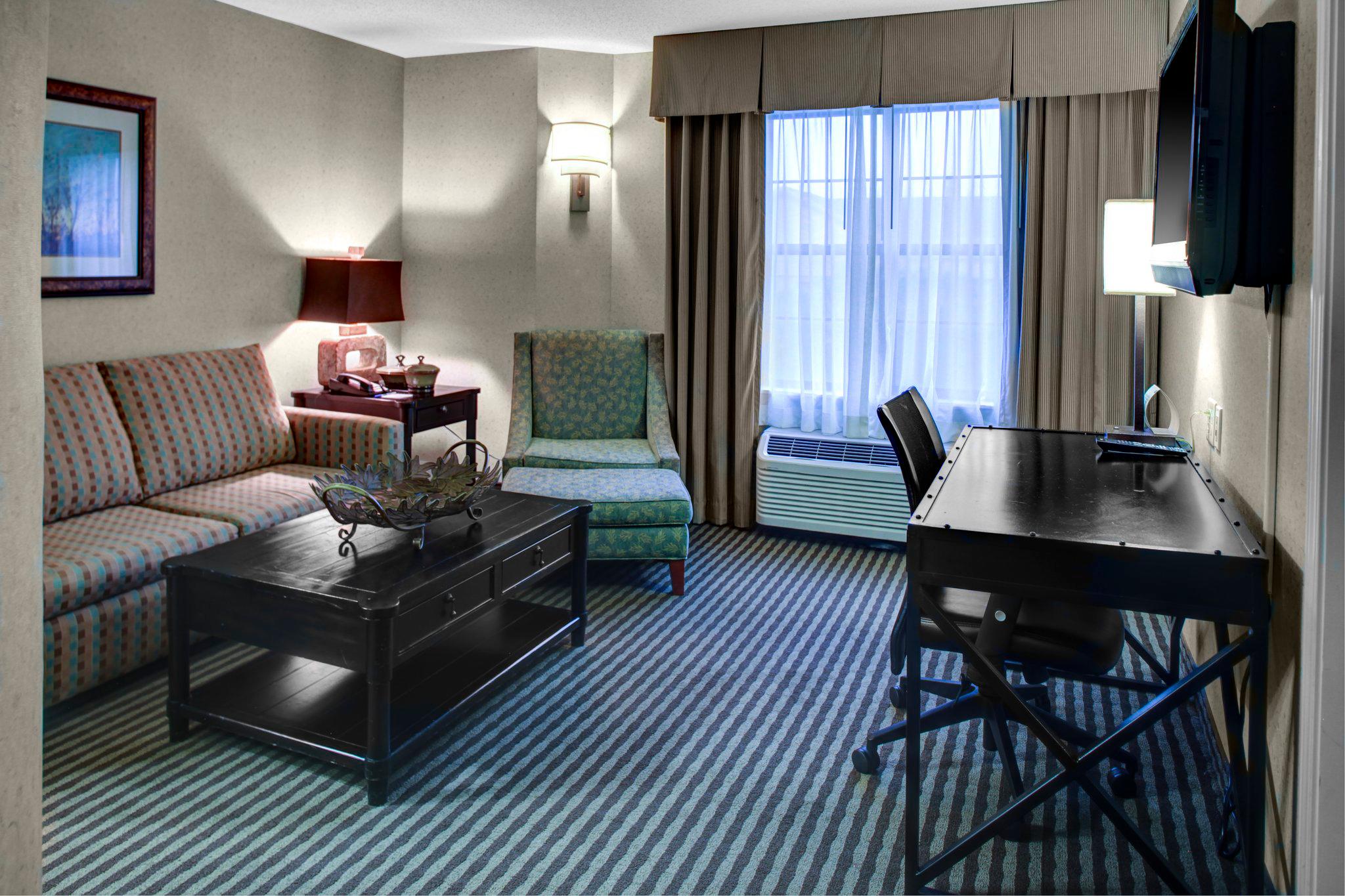 Holiday Inn Express & Suites Atlanta Buckhead Photo