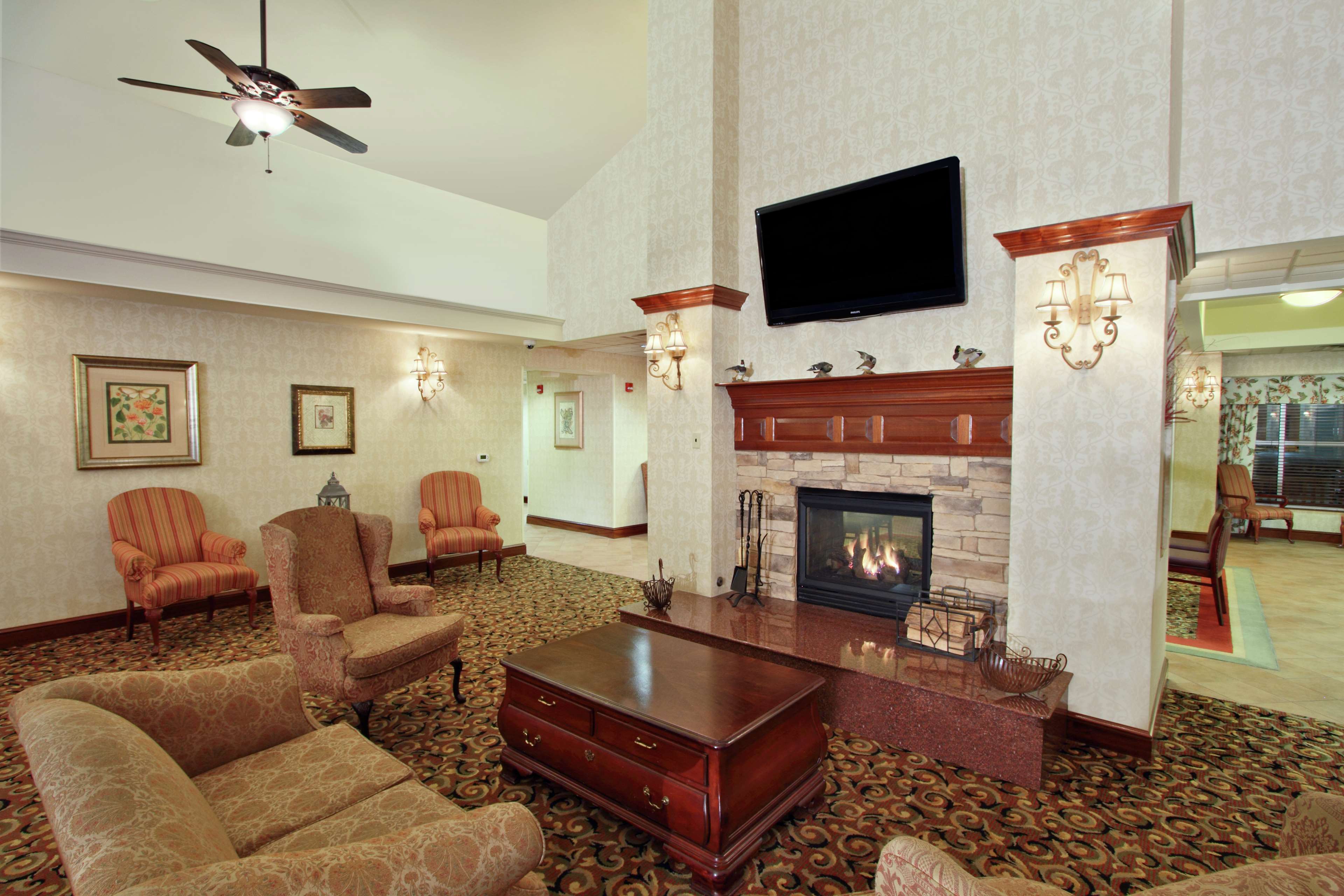 Homewood Suites by Hilton Chesapeake-Greenbrier Photo