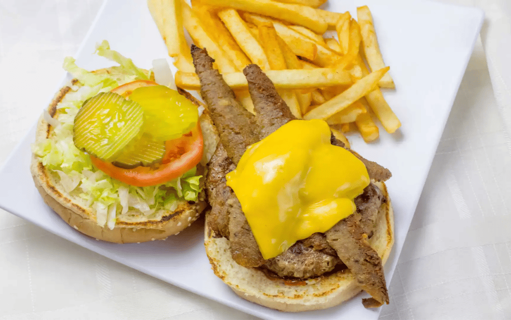 Deluxe Cheeseburger Combo (4 Oz.)