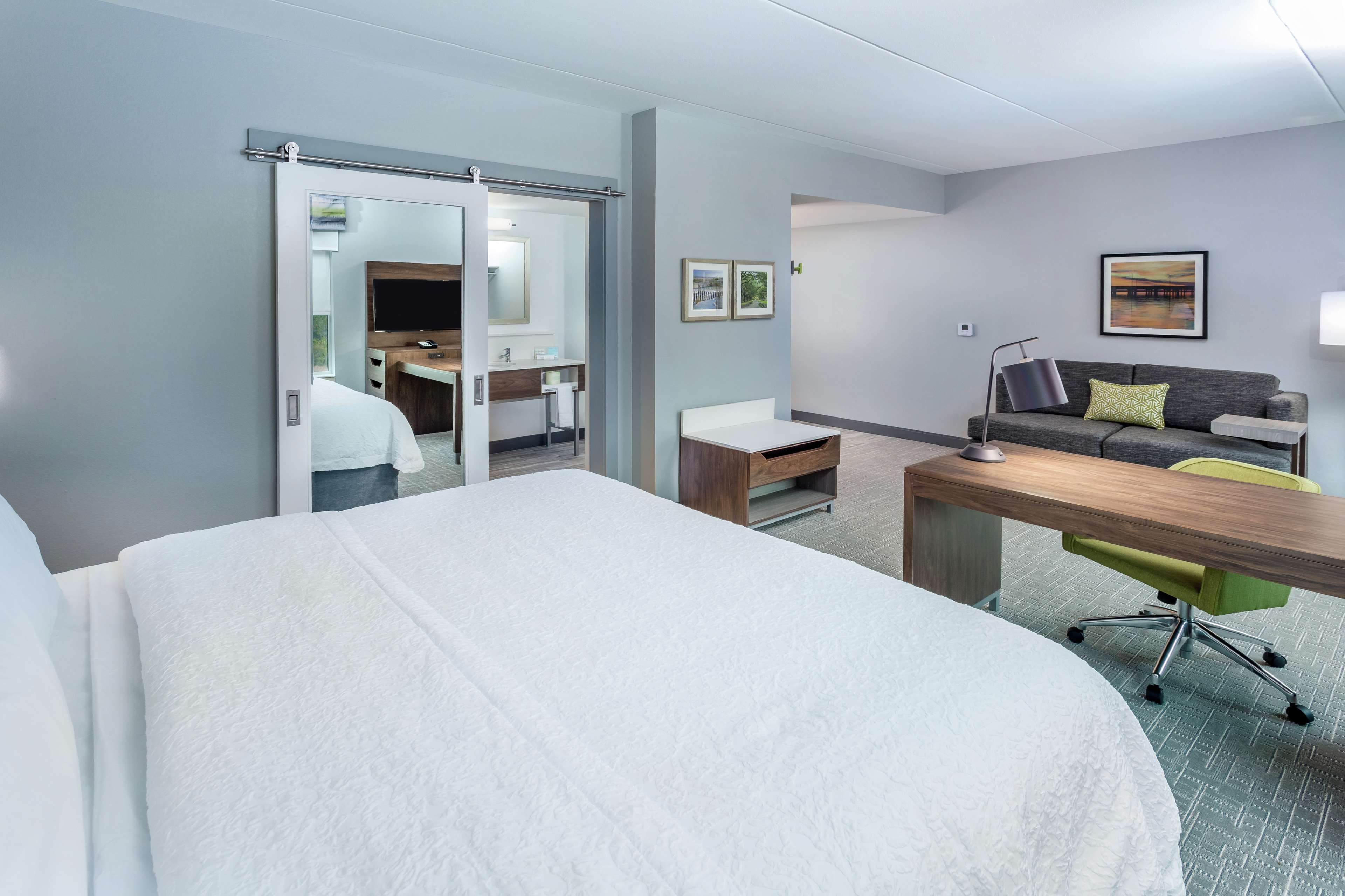 Guest room