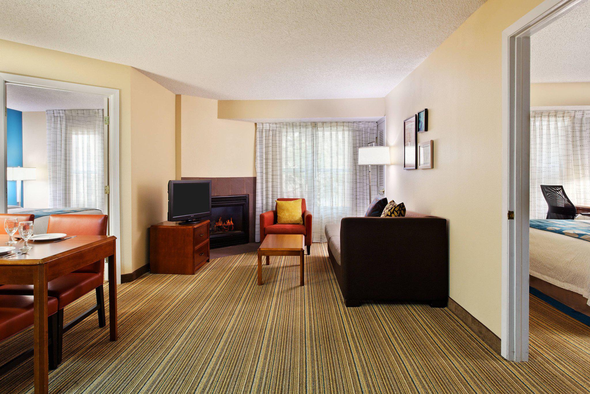 Residence Inn by Marriott Houston Sugar Land/Stafford Photo