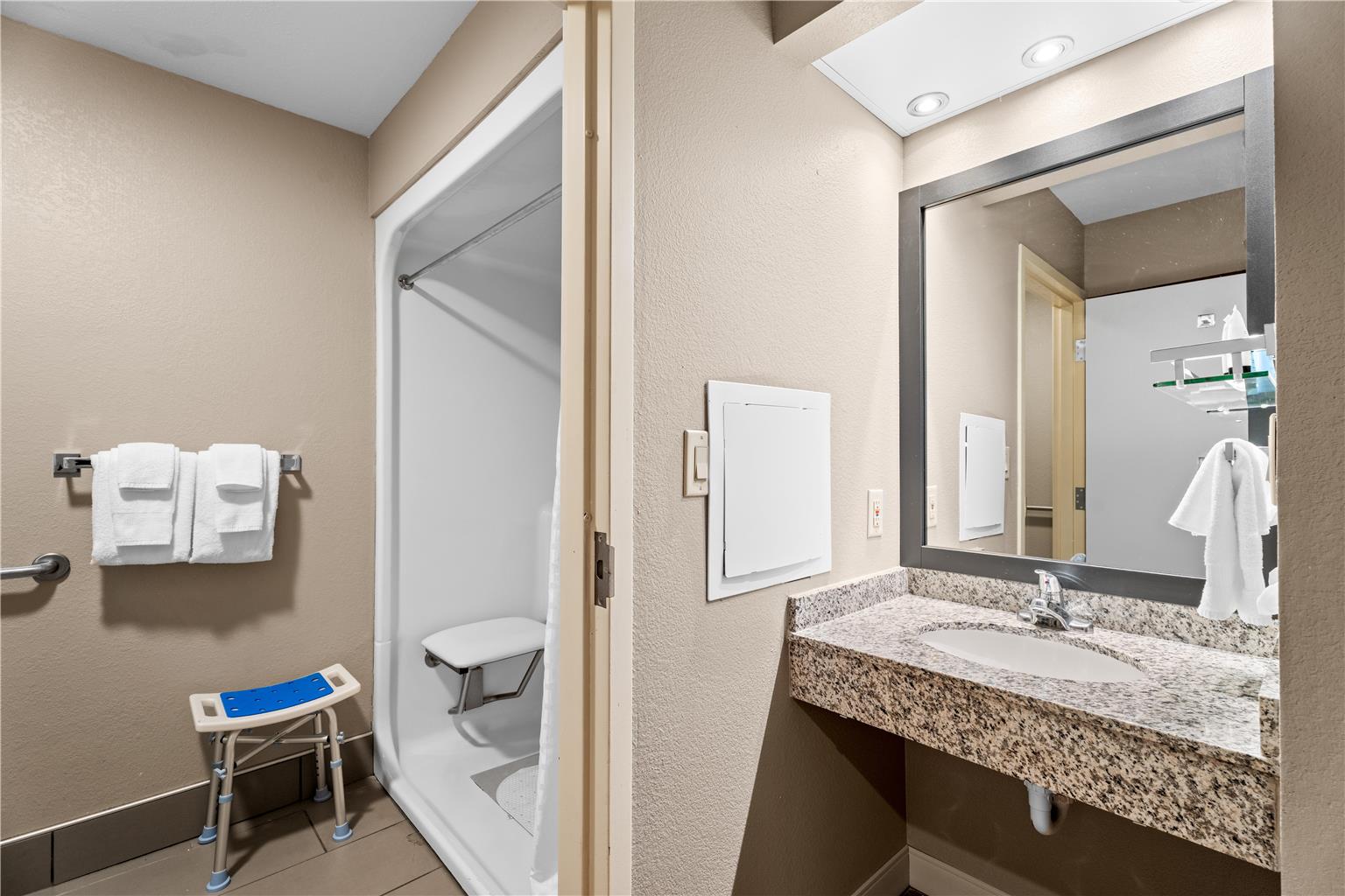 Best Western Courtview Hotel Image