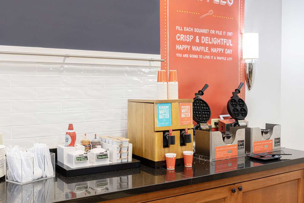 Hampton Inn & Suites Chicago Deer Park Image