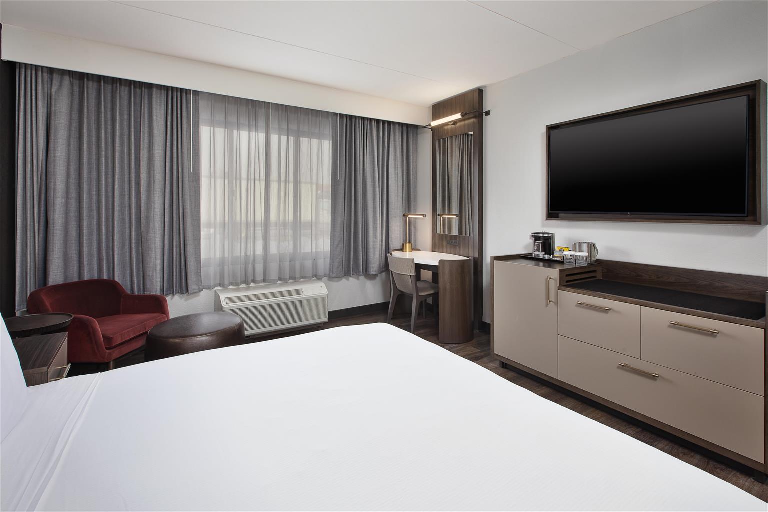 DoubleTree by Hilton Detroit Novi Image