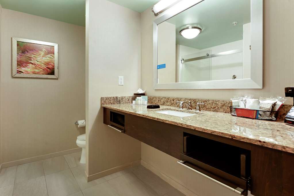 Hampton Inn & Suites Gulfport I-10 Image