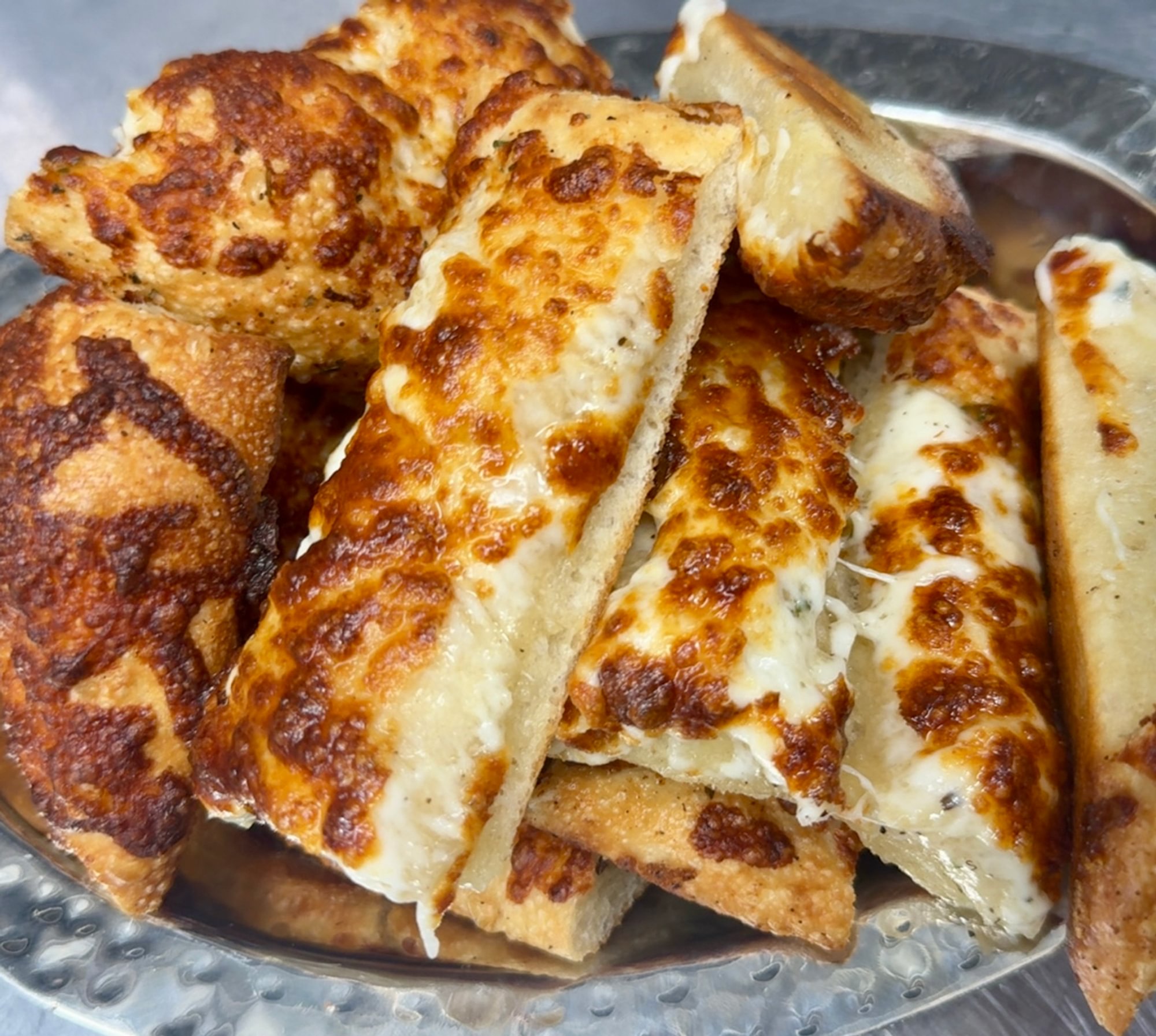 Meen's Cheesy Breadbasket