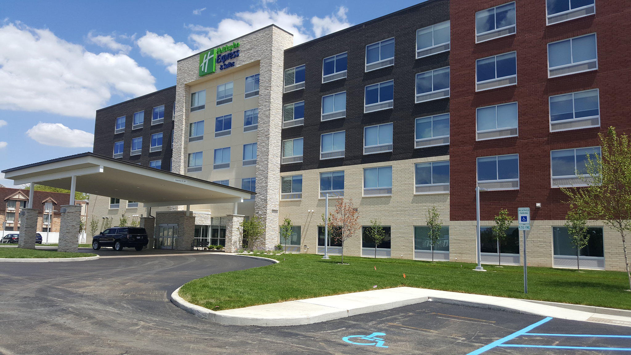 Holiday Inn Express & Suites Toledo West Photo
