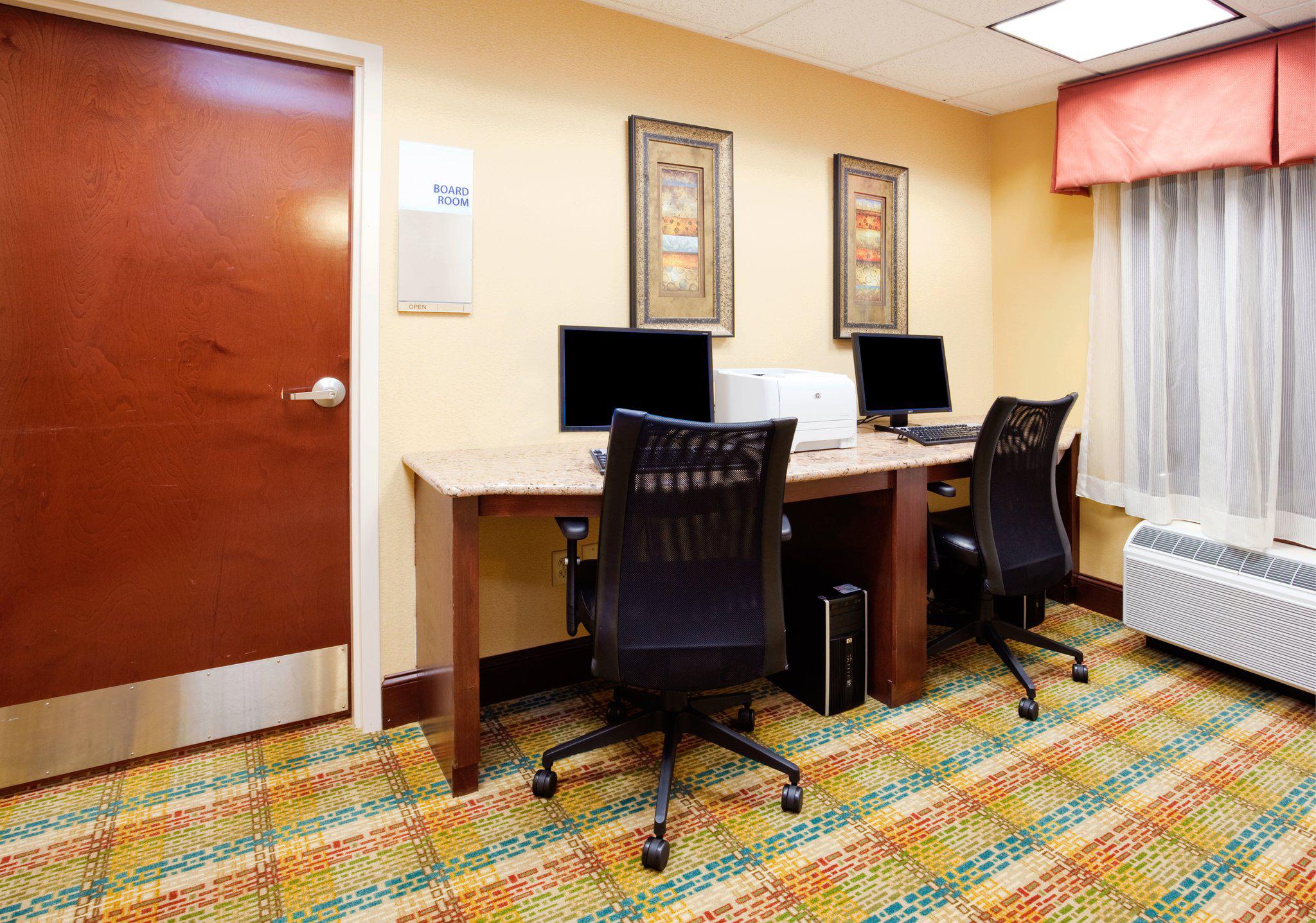 Holiday Inn Express Raleigh-Durham Airport Photo