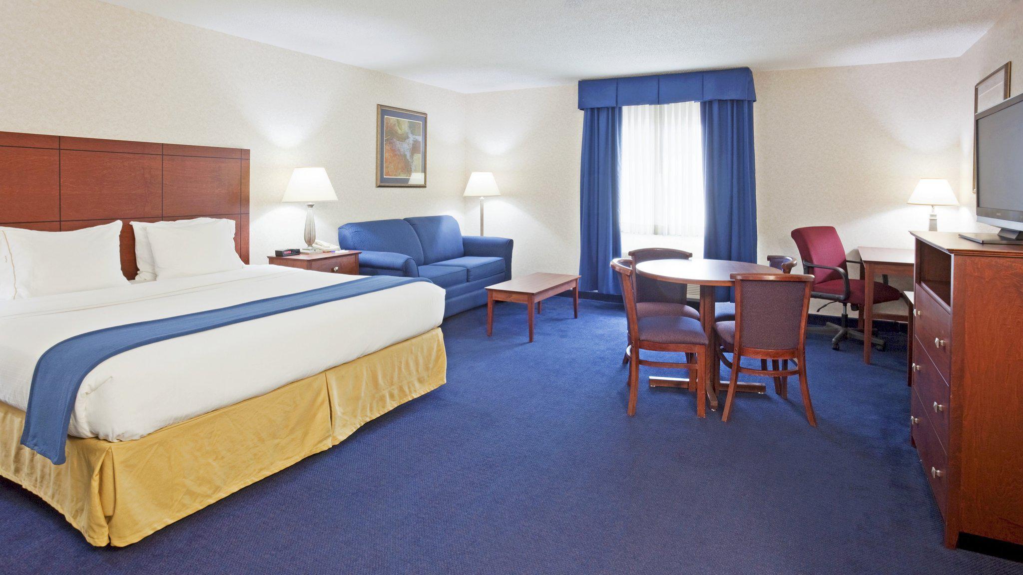 Holiday Inn Express Deforest (Madison Area) Photo