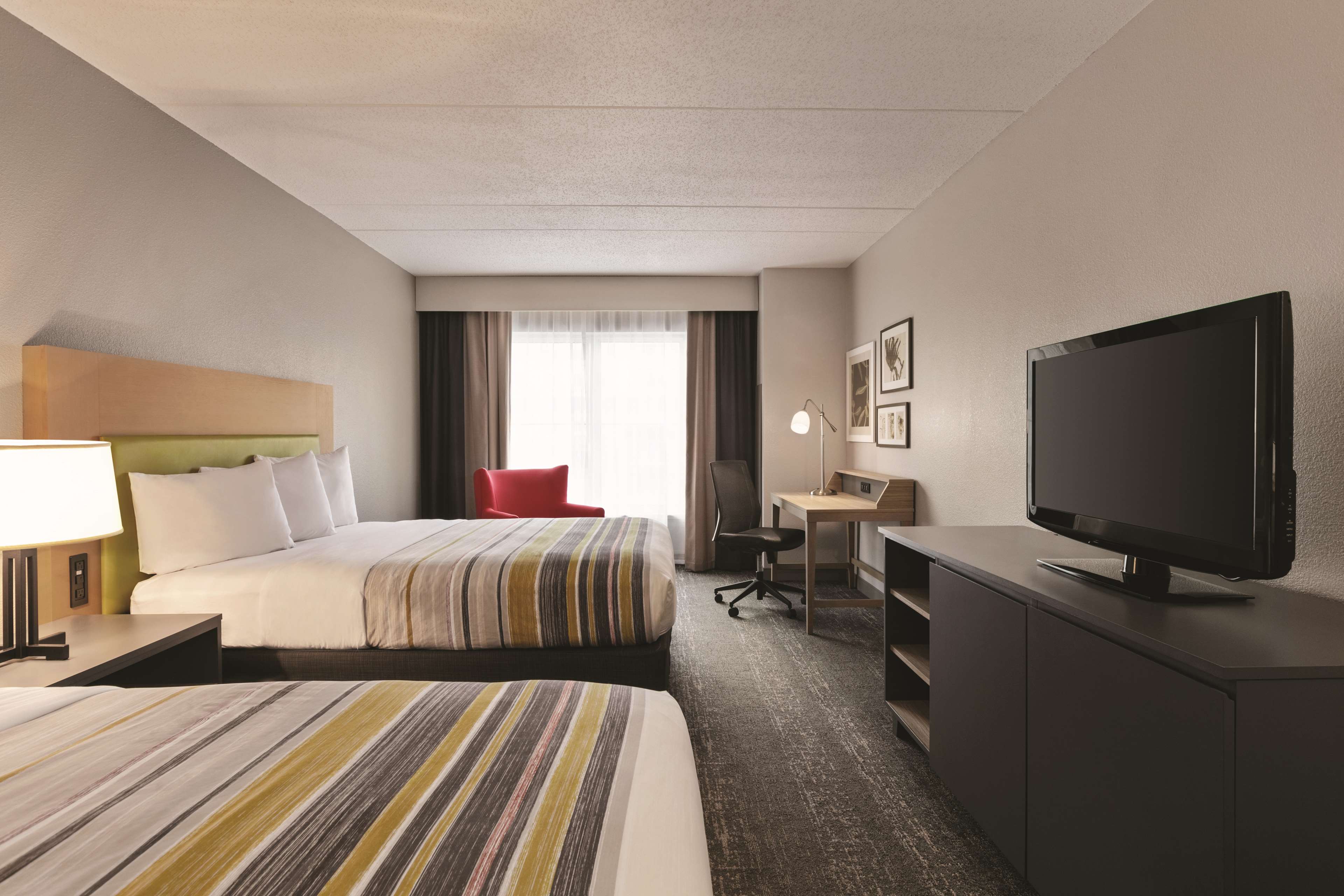 Country Inn & Suites by Radisson, Newark Airport, NJ Photo