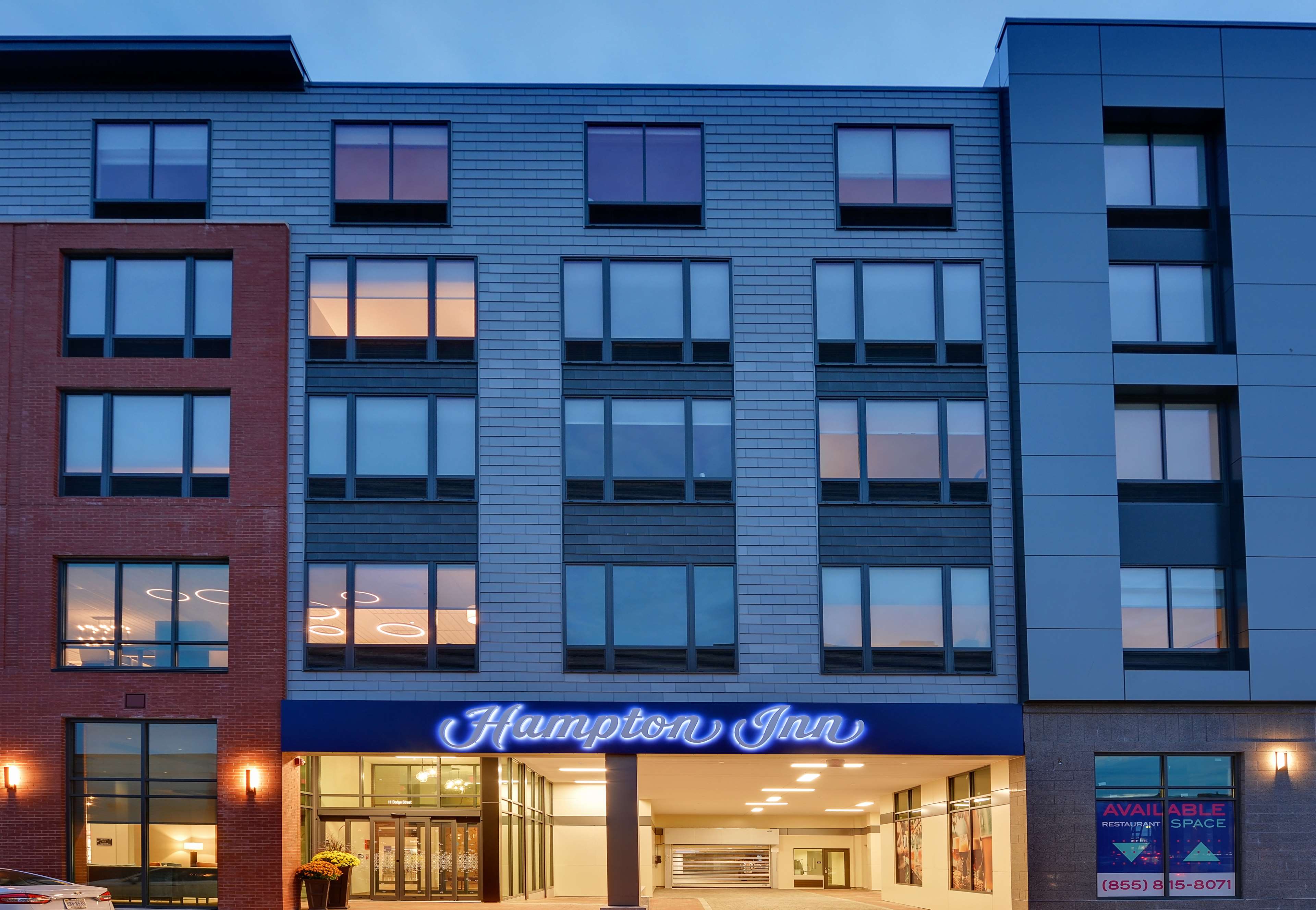 Hampton Inn Salem Boston, 11 Dodge Street, Salem, MA, Hotels & Motels