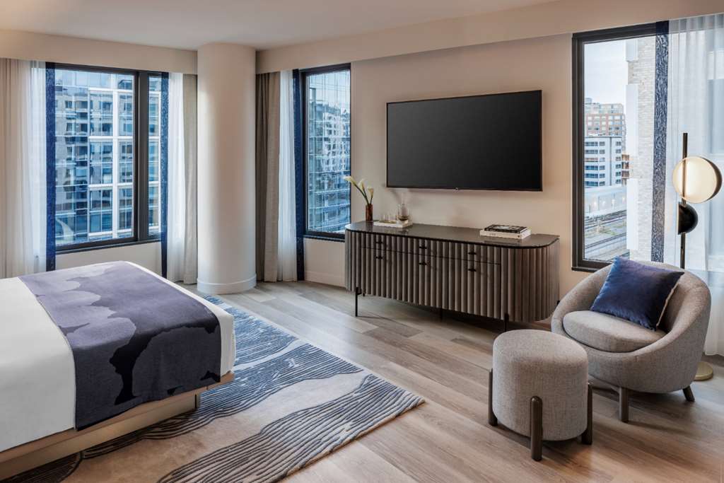 The Morrow Washington DC, Curio Collection by Hilton Image