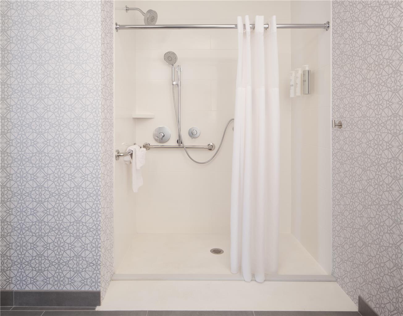 Hampton Inn & Suites Cleveland-Mentor Image