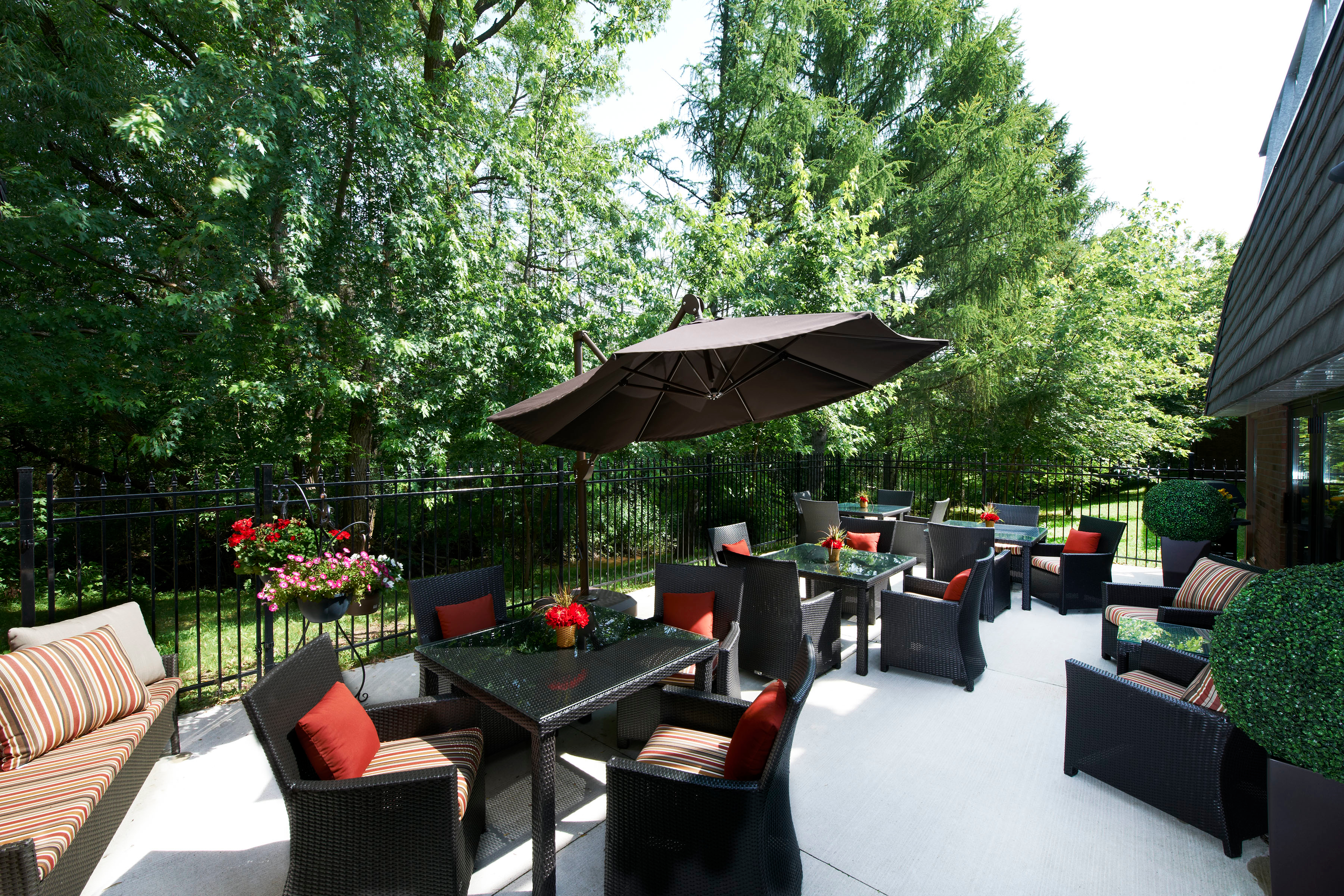 Images Revera Brookside Court & Hilltop Place