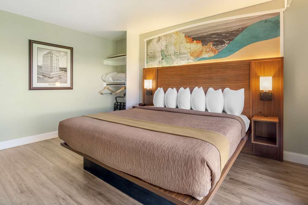 Best Western Plus Ahtanum Inn Image