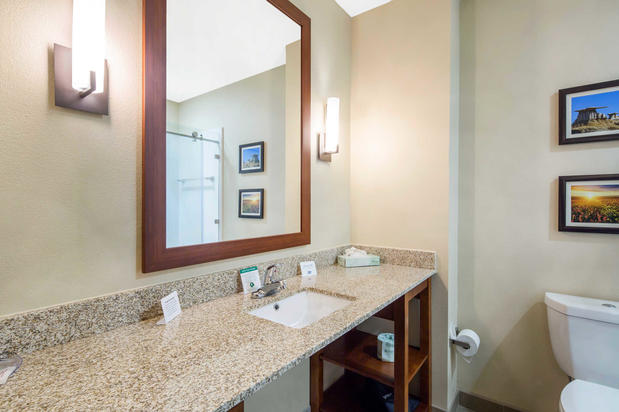 Images Comfort Inn & Suites
