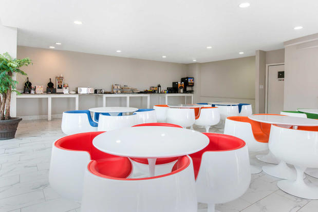Images Clarion Inn & Suites