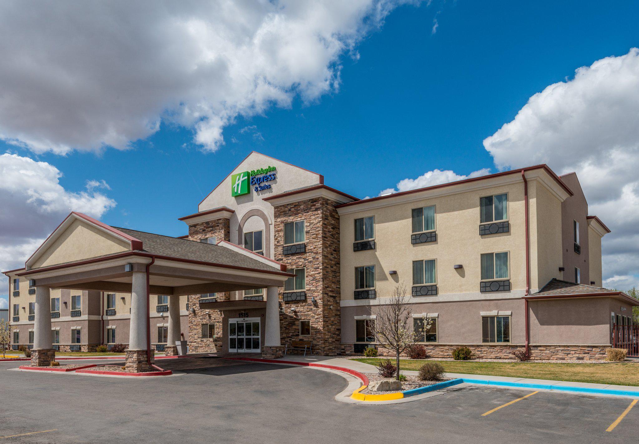 Holiday Inn Express & Suites Vernal - Dinosaurland Photo