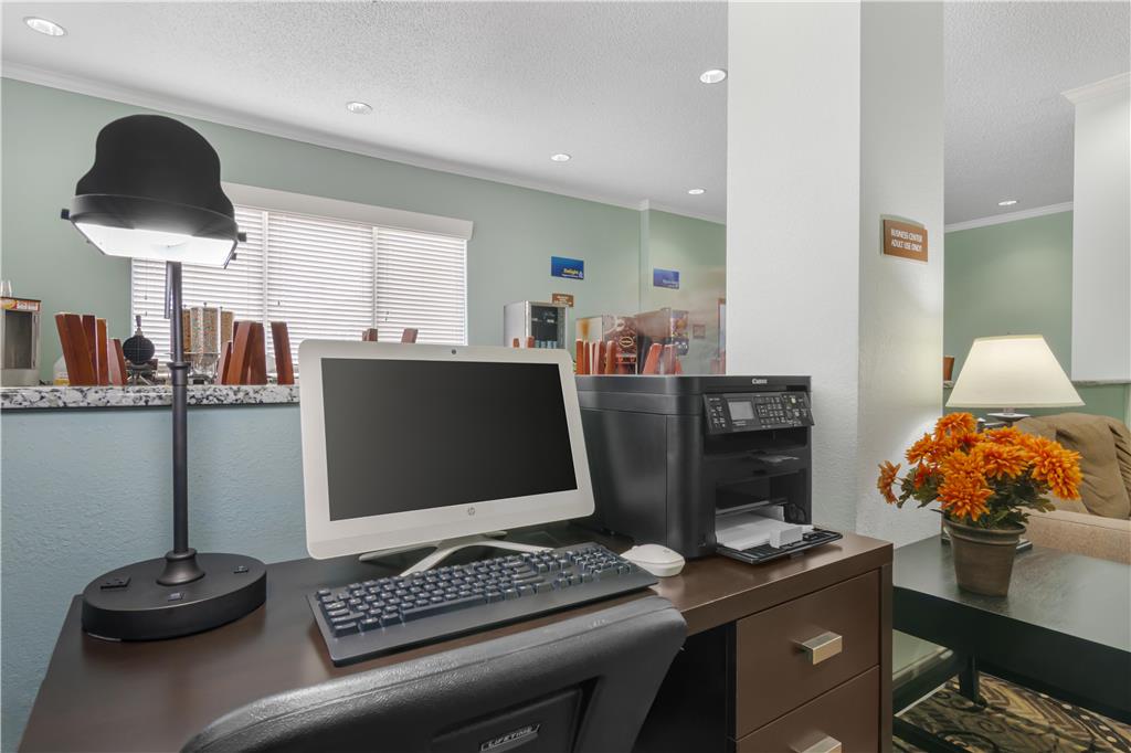 Best Western Teal Lake Inn Image