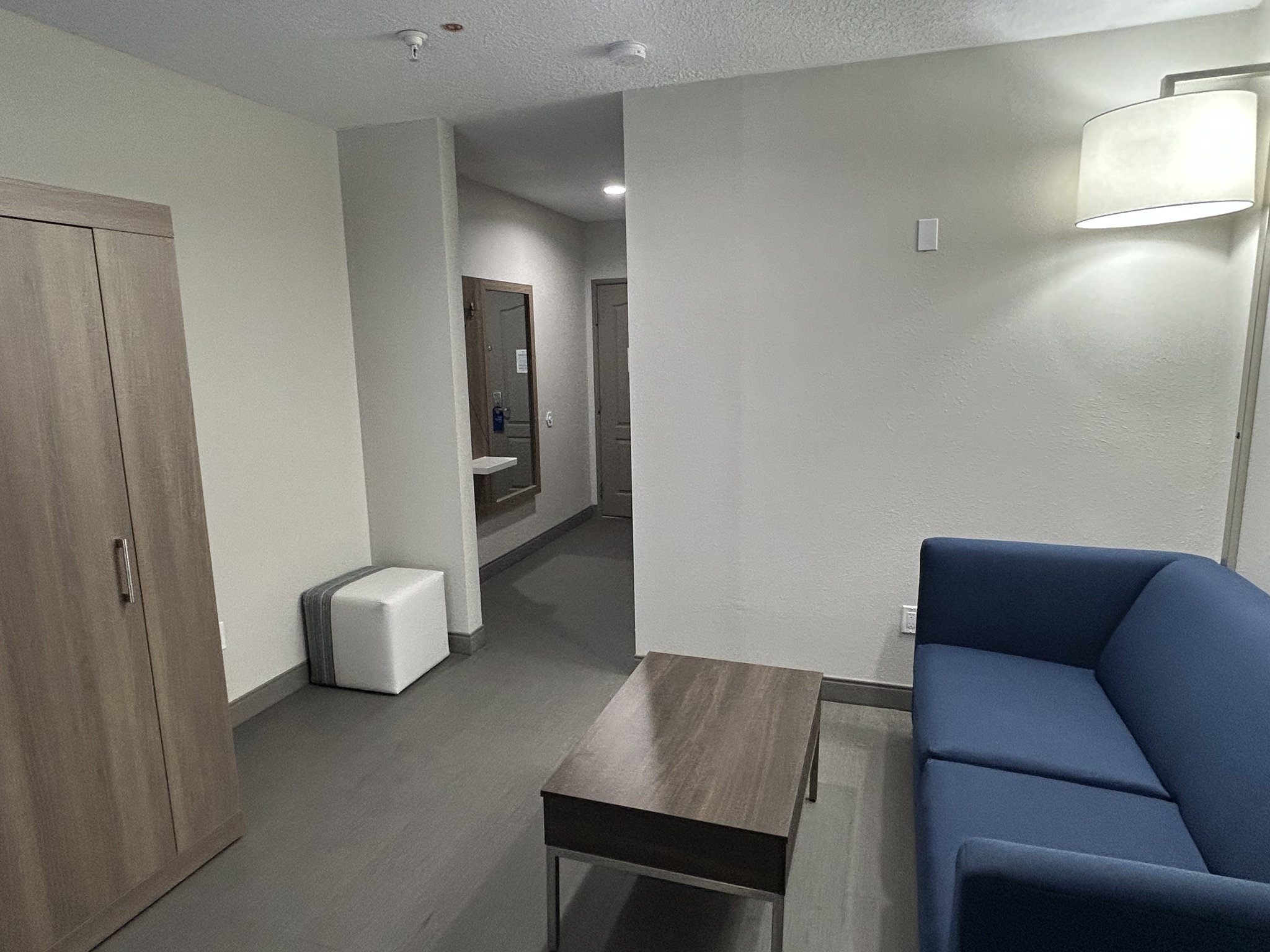 Holiday Inn Express & Suites Grants - Milan by IHG Image