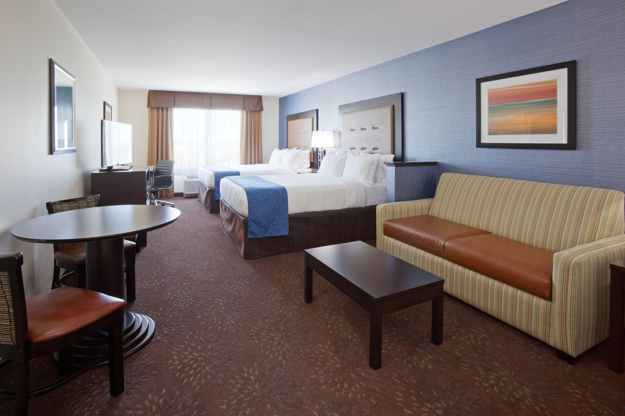 Holiday Inn Express & Suites Fort Dodge Photo