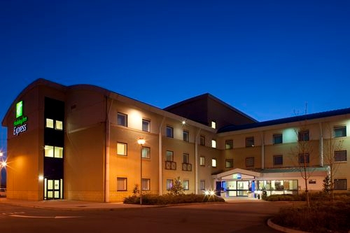 Images Holiday Inn Express Cardiff Airport