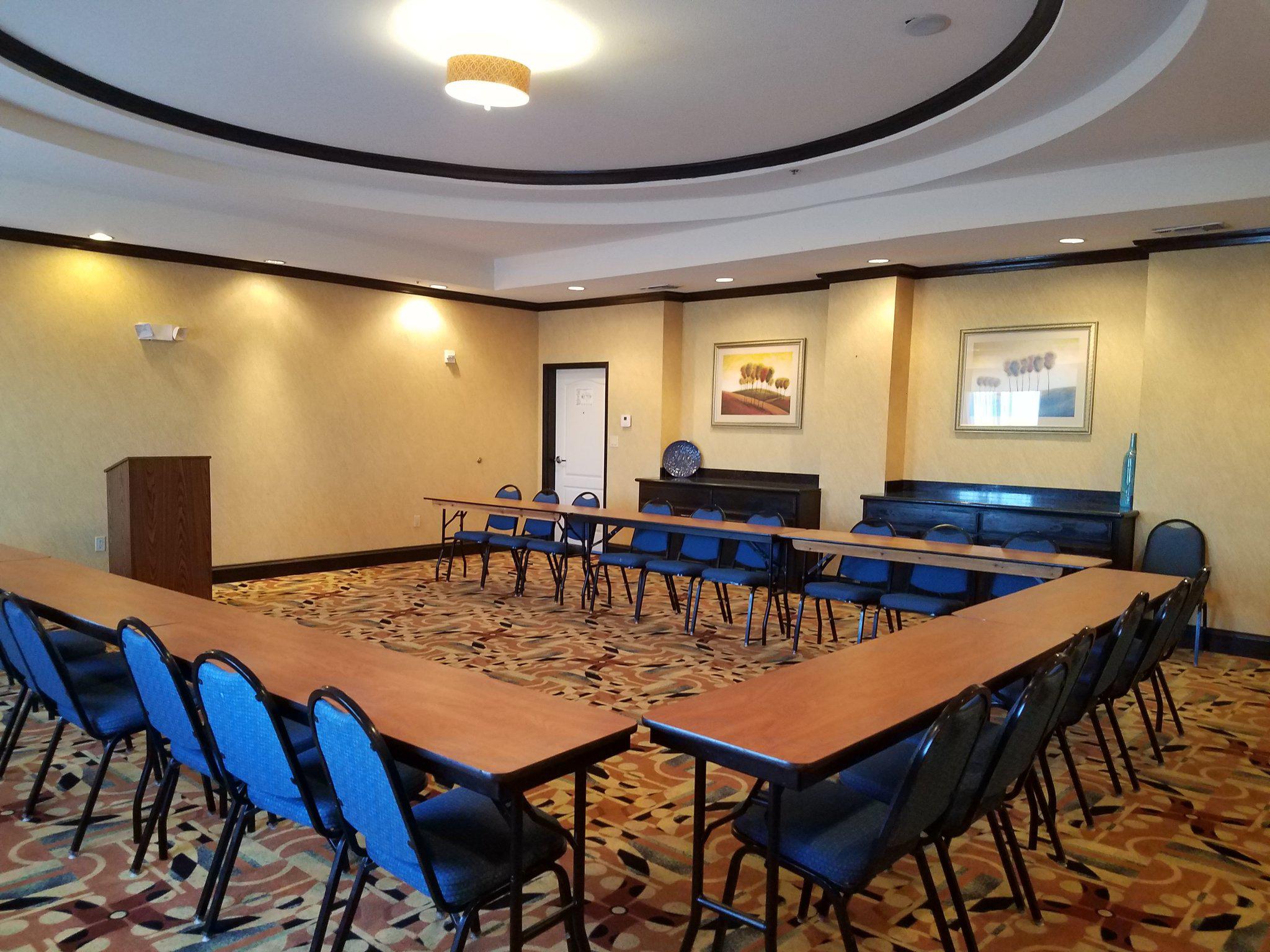 Holiday Inn Express & Suites Royse City - Rockwall Photo