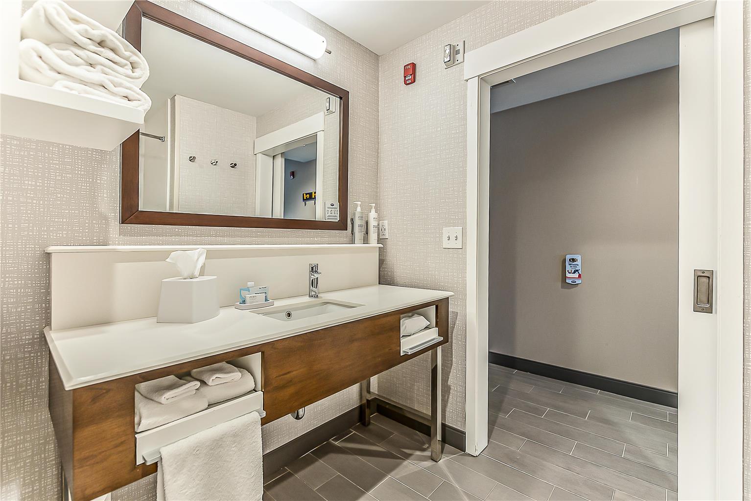 Hampton Inn & Suites Howell Image