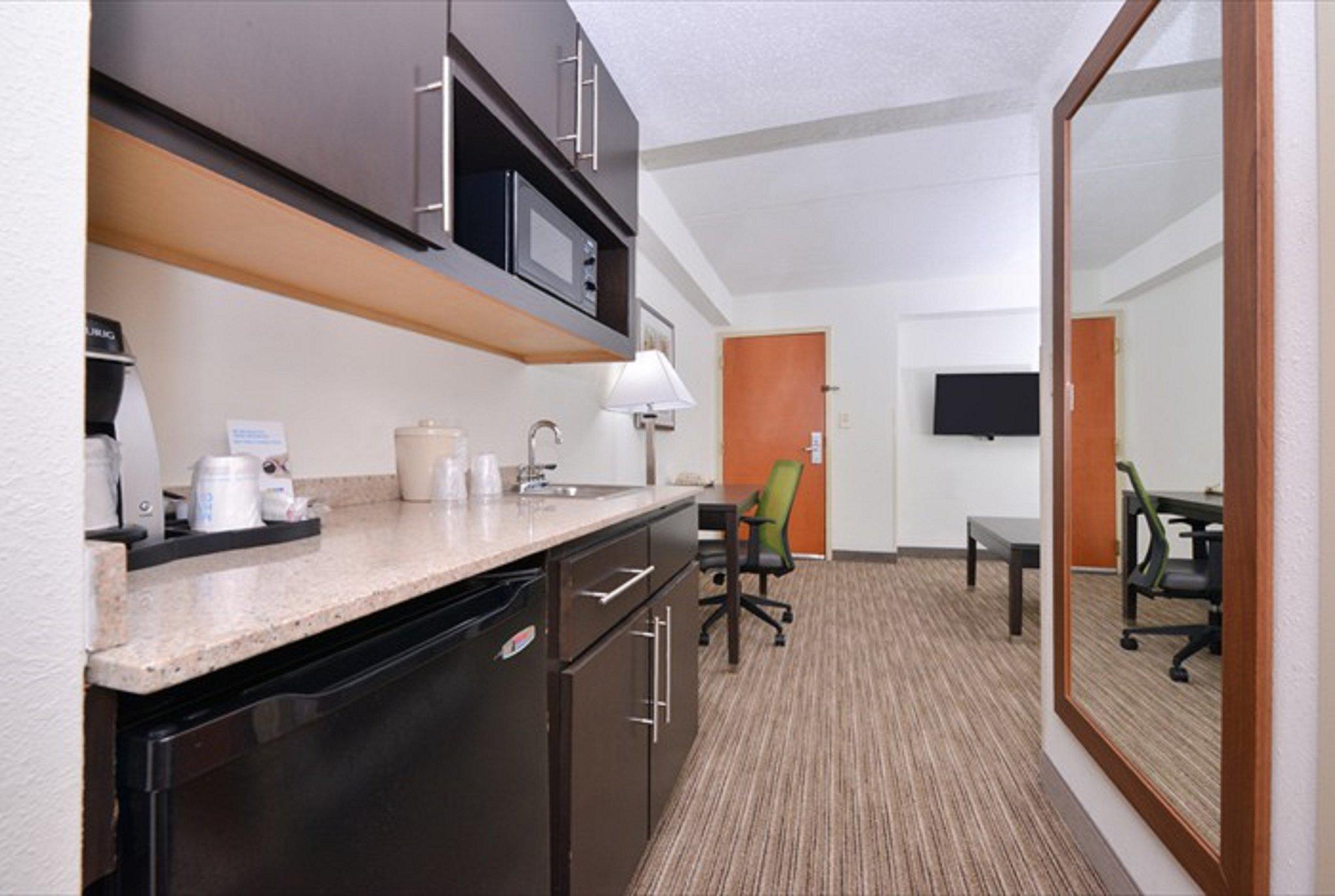 Holiday Inn Express & Suites Mooresville - Lake Norman Photo