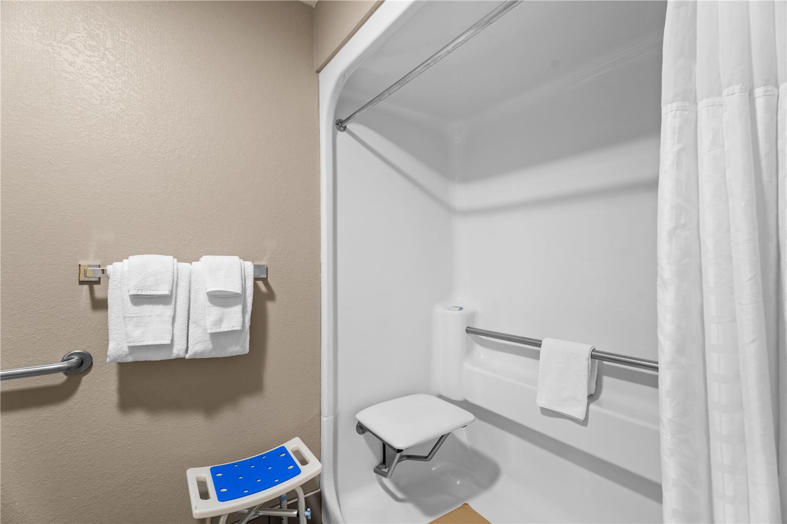 Best Western Courtview Hotel Image