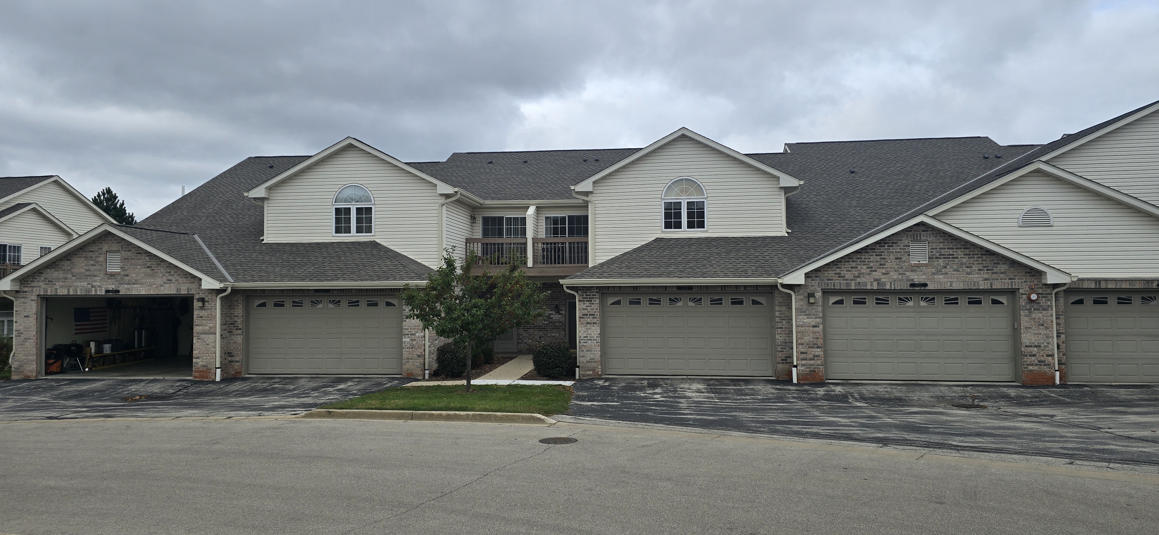 SJS Roofing & Construction Image