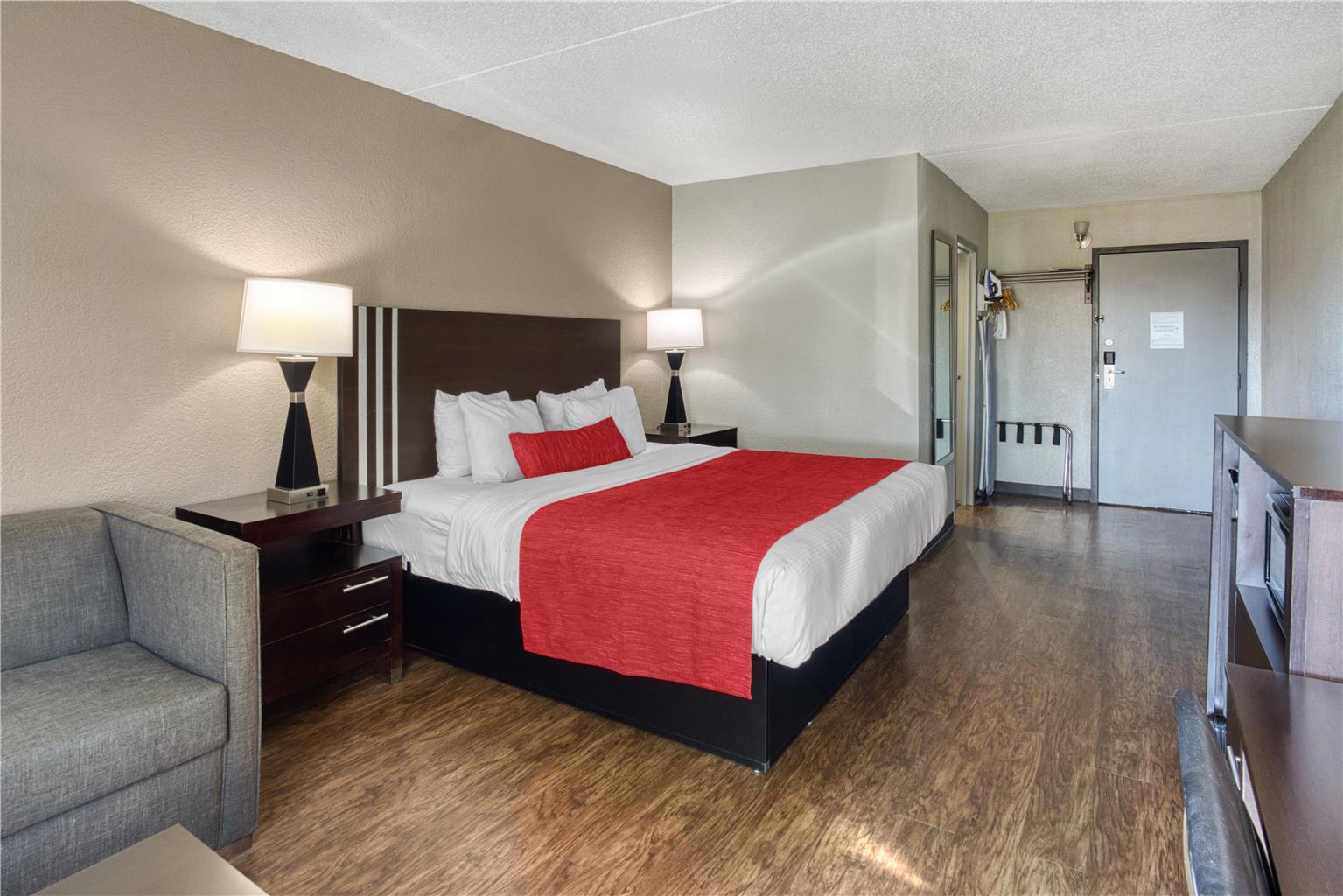 SureStay by Best Western Greenville Image