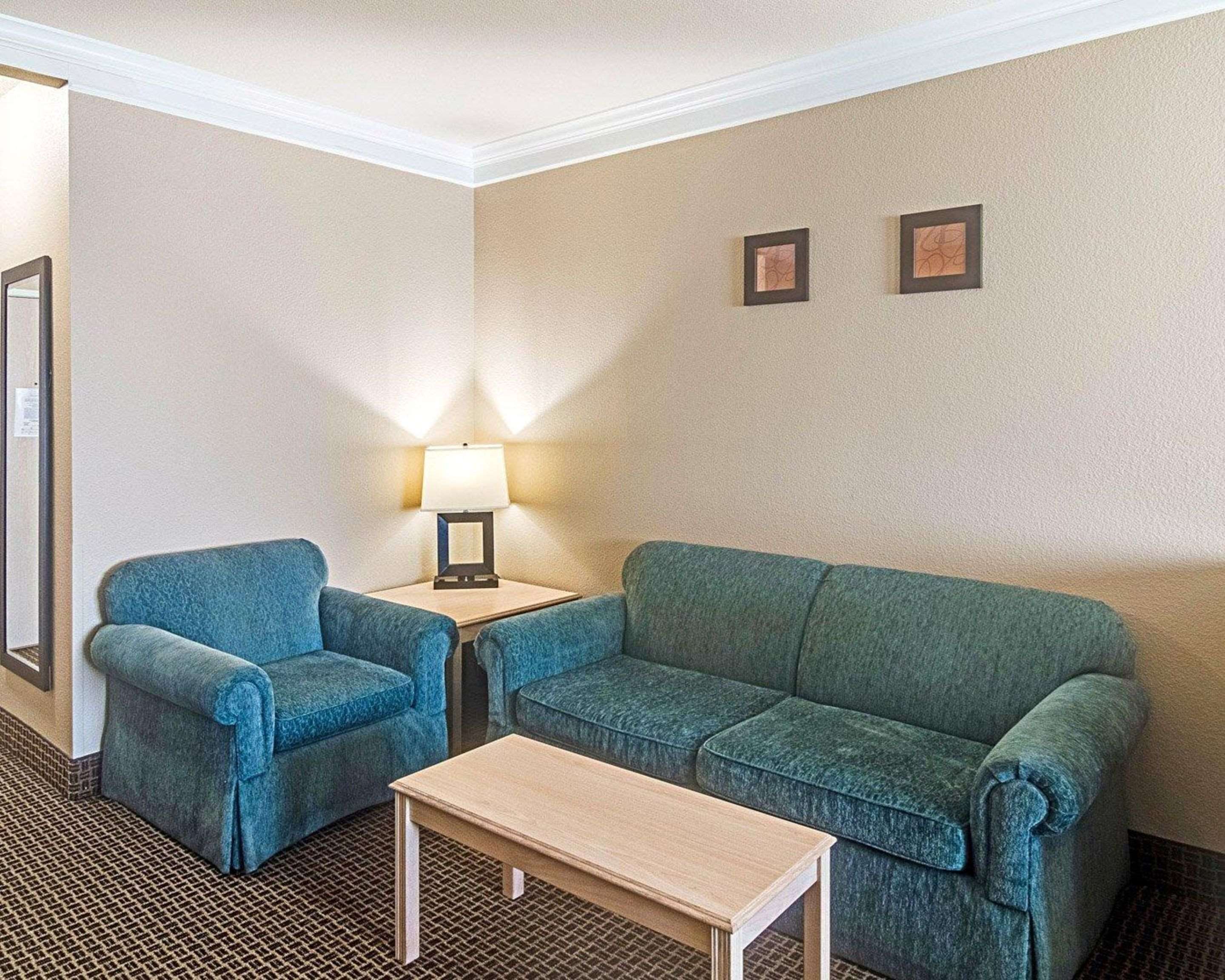 Comfort Suites Kingwood Houston North Photo