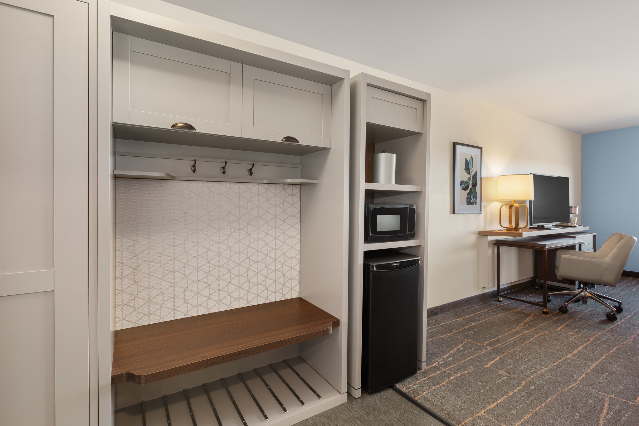 Holiday Inn & Suites Detroit - Troy by IHG Image