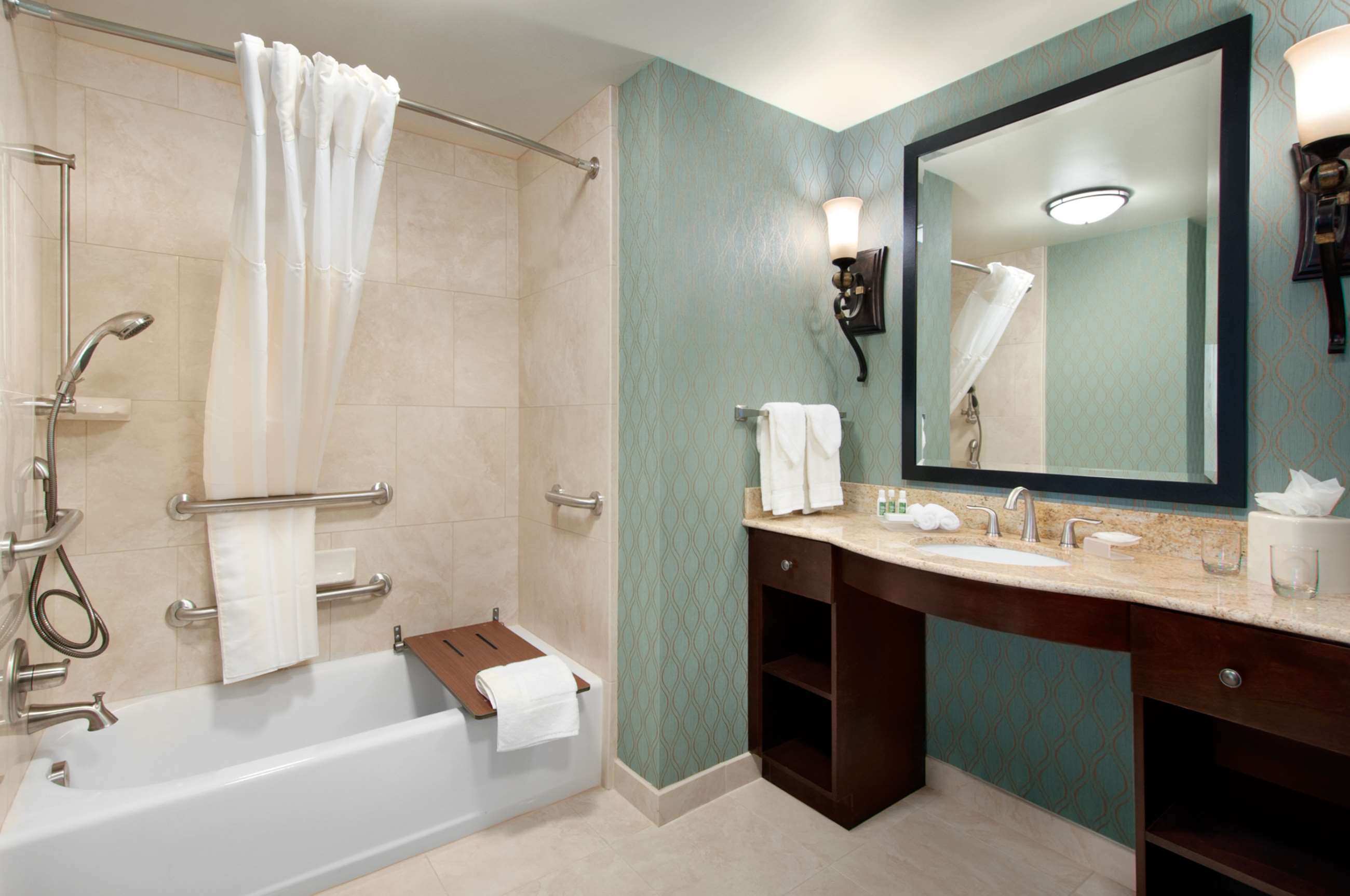 Guest room bath